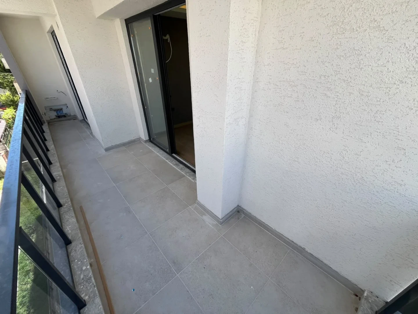 YÜKSELDEN AKÇAY MERKEZDE DENİZE 300MT YERDEN ISITMALI 2+1 DAİRE