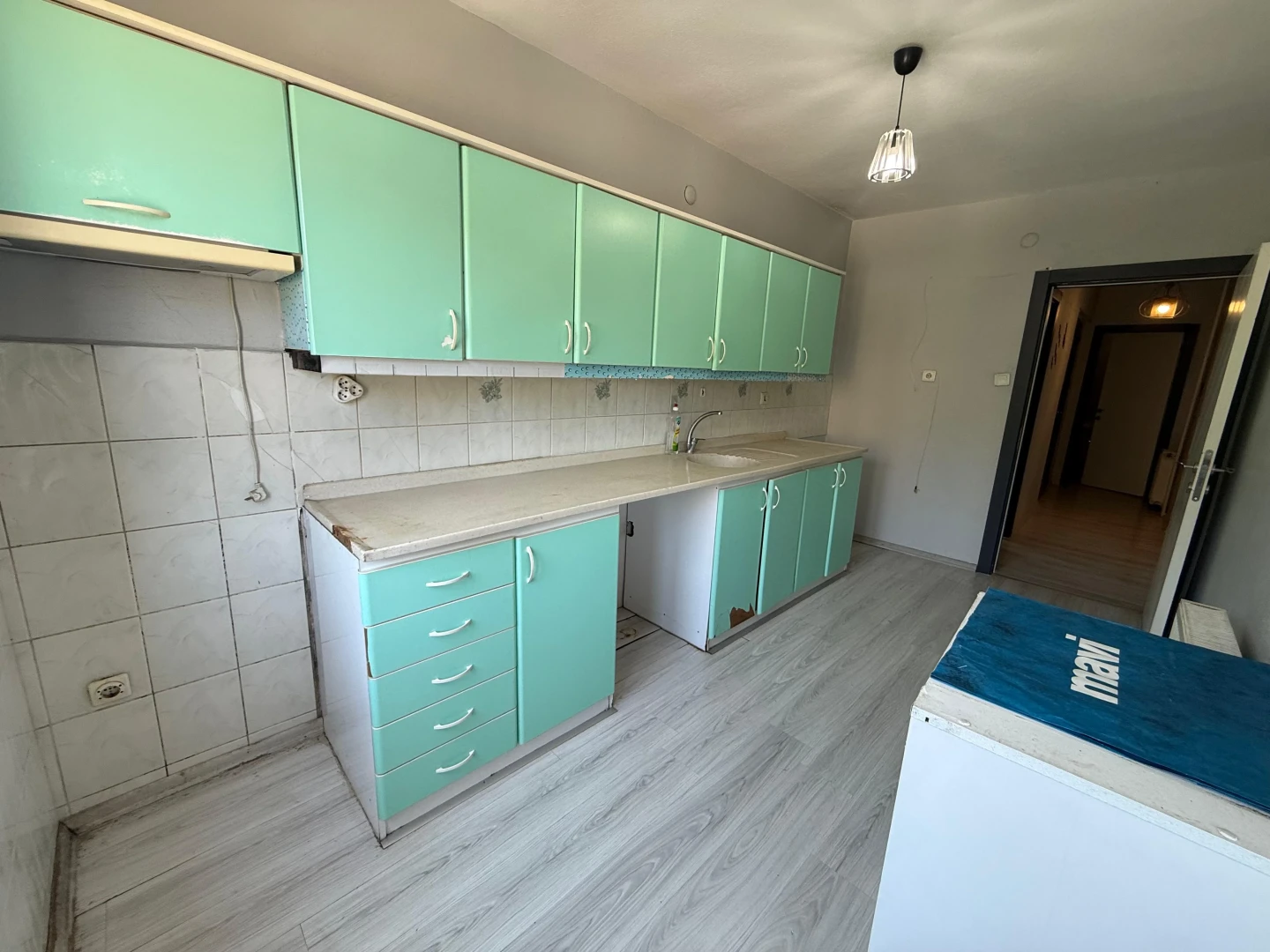 YÜKSEL'DEN EDREMİT'TE ANA CADDE ÜSTÜ 2+1 KİRALIK DAİRE