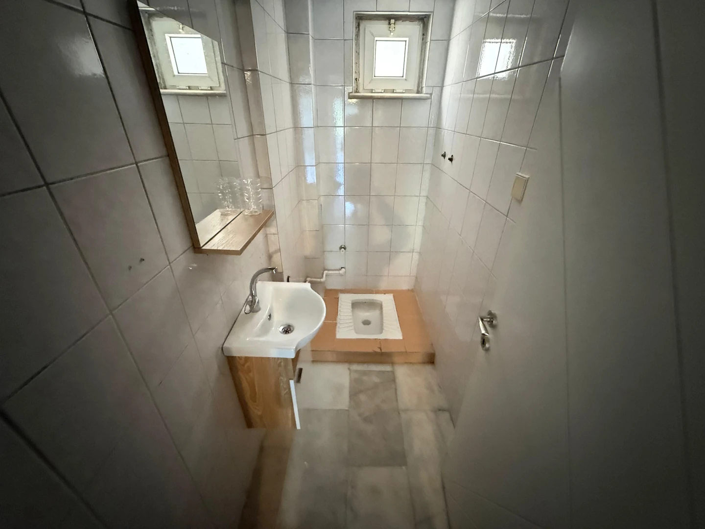 YÜKSEL'DEN EDREMİT'TE ANA CADDE ÜSTÜ 2+1 KİRALIK DAİRE