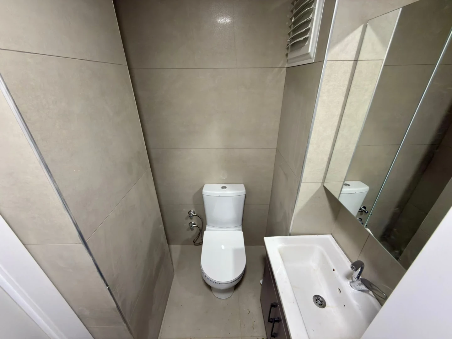 YÜKSEL'DEN EDREMİT'TE MERKEZİ KONUMDA ARAKAT ÖN CEPHE 1+1 SIFIR DAİRE