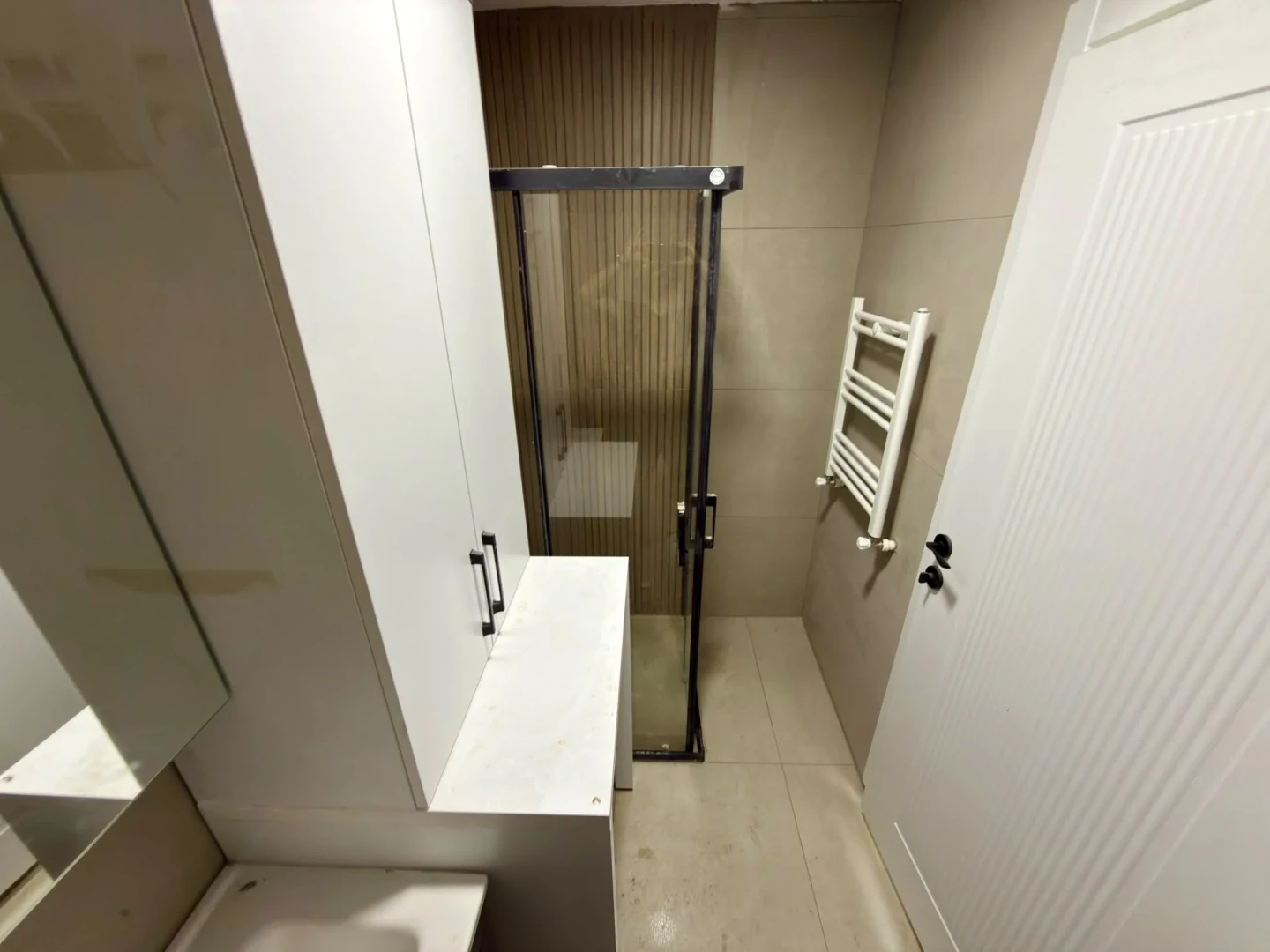 YÜKSEL'DEN EDREMİT'TE MERKEZİ KONUMDA ARAKAT ÖN CEPHE 1+1 SIFIR DAİRE