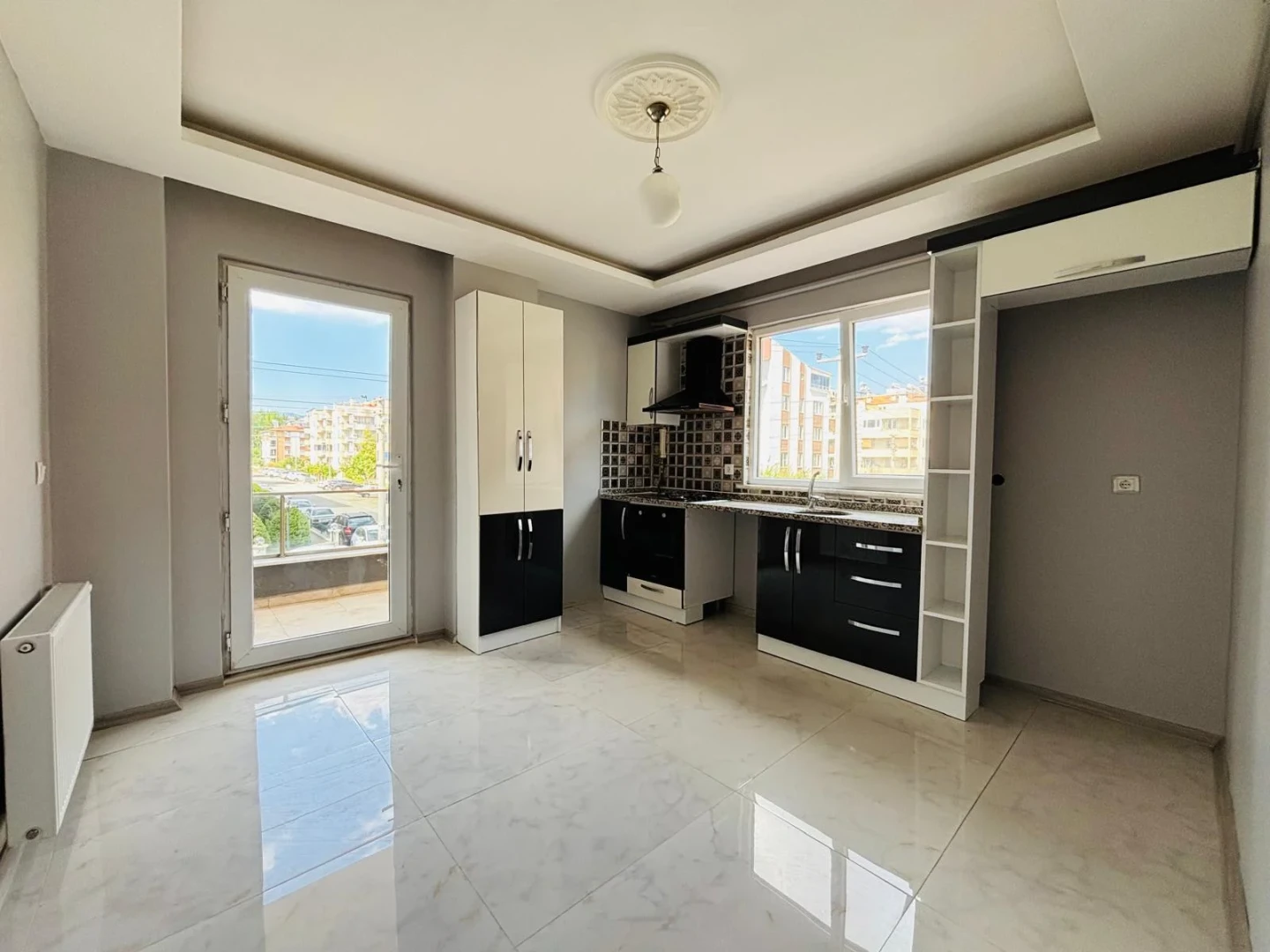 YÜKSELDEN ALTINKUMDA ÖN CEPHE EBEVEYN BANYO DOĞALGAZLI 3+1 DAİRE