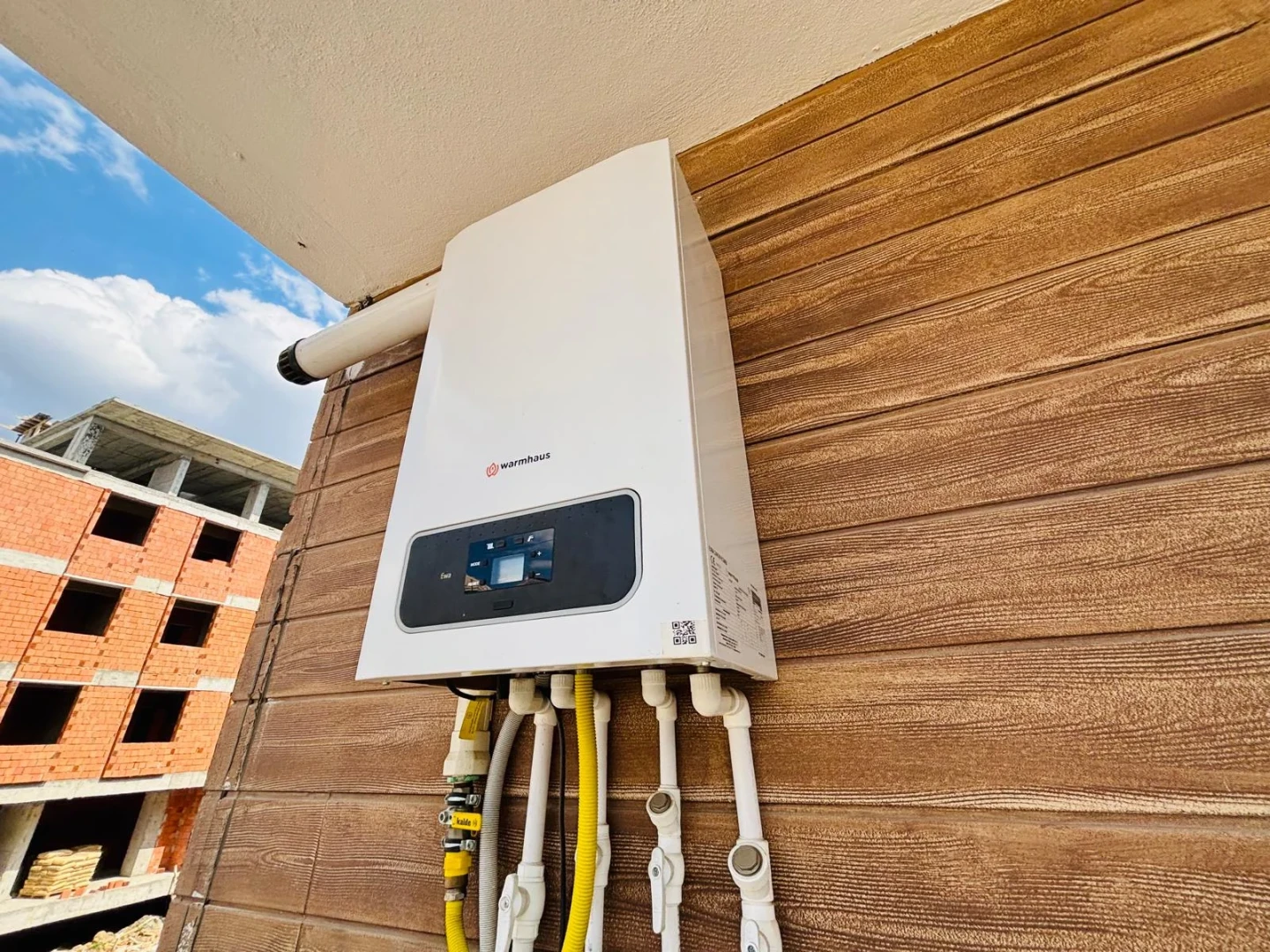 YÜKSELDEN ALTINKUMDA ÖN CEPHE EBEVEYN BANYO DOĞALGAZLI 3+1 DAİRE