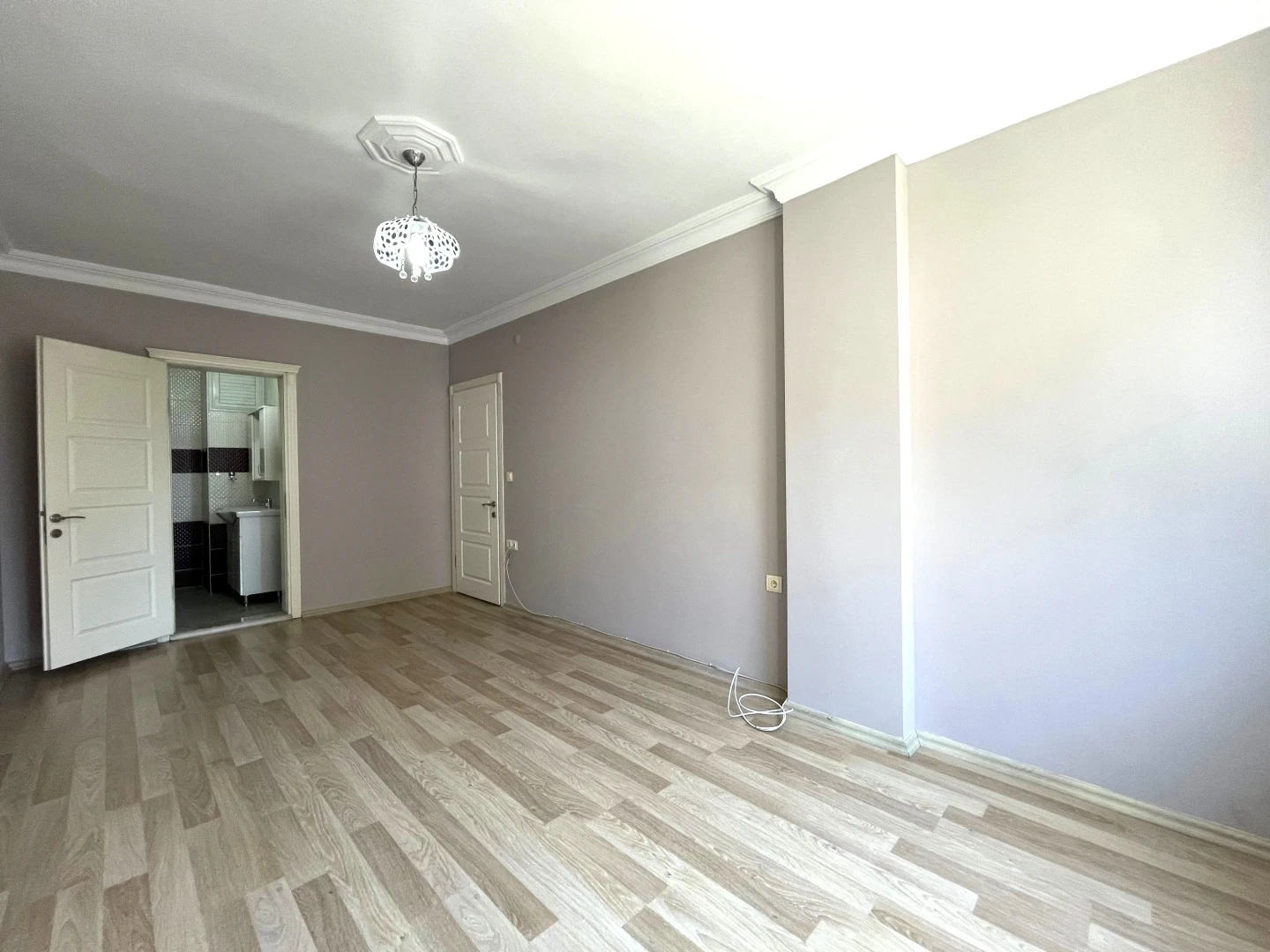 YÜKSELDEN İKİZÇAYDA ÖNCEPHE EBEVEYN BANYOLU DOĞALGAZLI 3+1 DAİRE