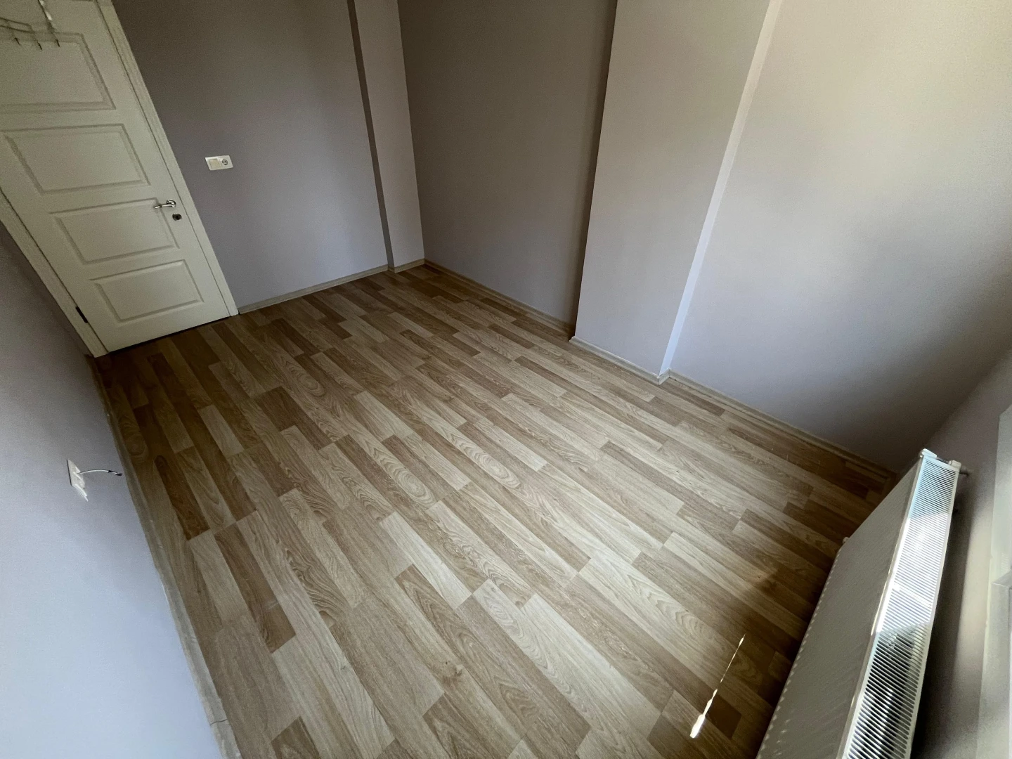 YÜKSELDEN İKİZÇAYDA ÖNCEPHE EBEVEYN BANYOLU DOĞALGAZLI 3+1 DAİRE