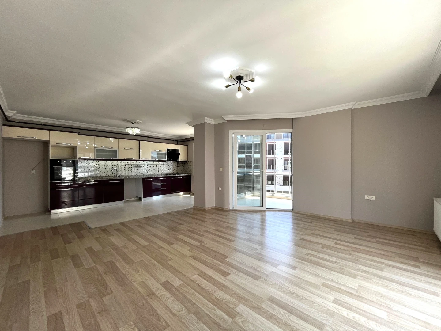 YÜKSELDEN İKİZÇAYDA ÖNCEPHE EBEVEYN BANYOLU DOĞALGAZLI 3+1 DAİRE