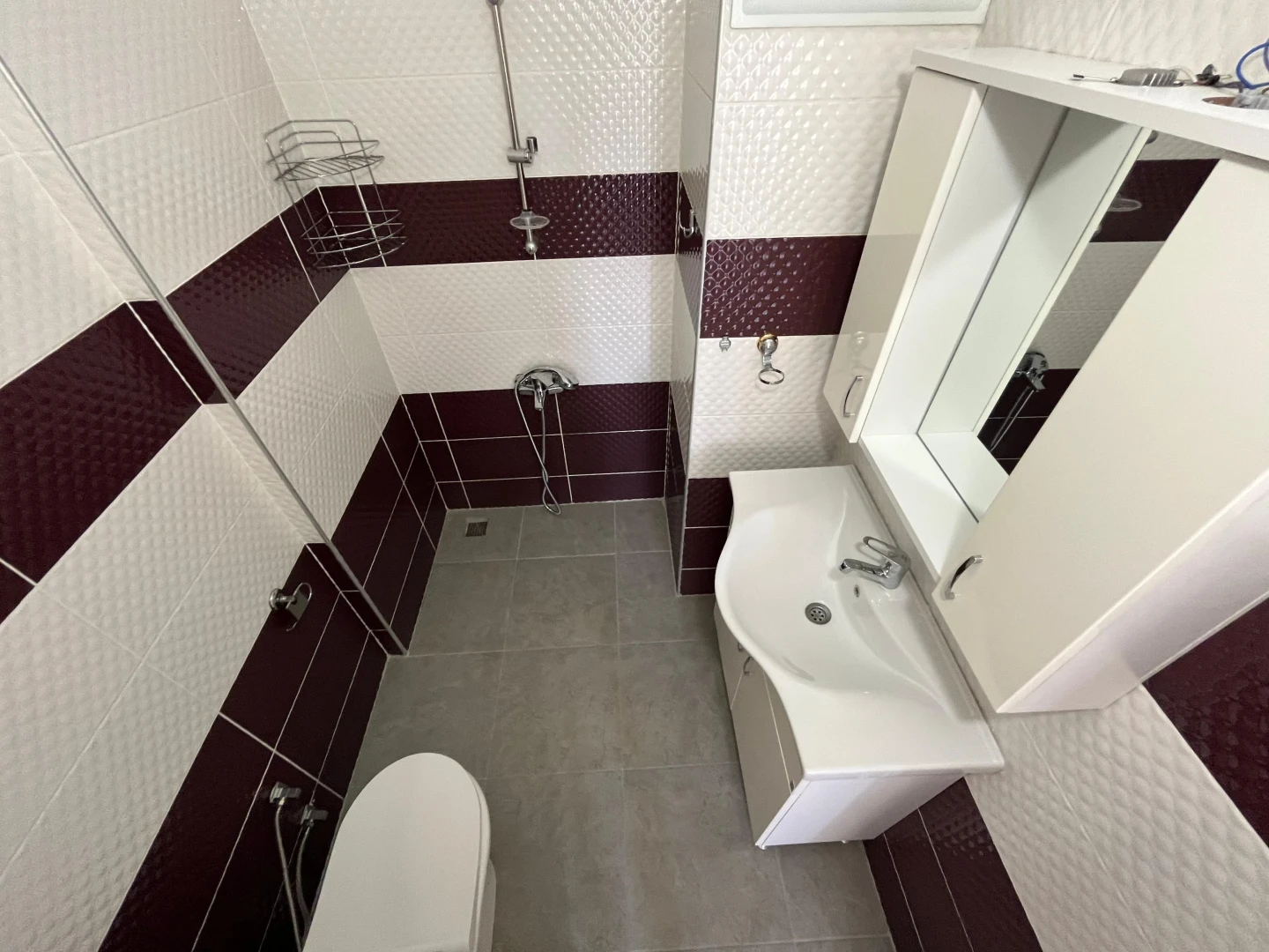 YÜKSELDEN İKİZÇAYDA ÖNCEPHE EBEVEYN BANYOLU DOĞALGAZLI 3+1 DAİRE