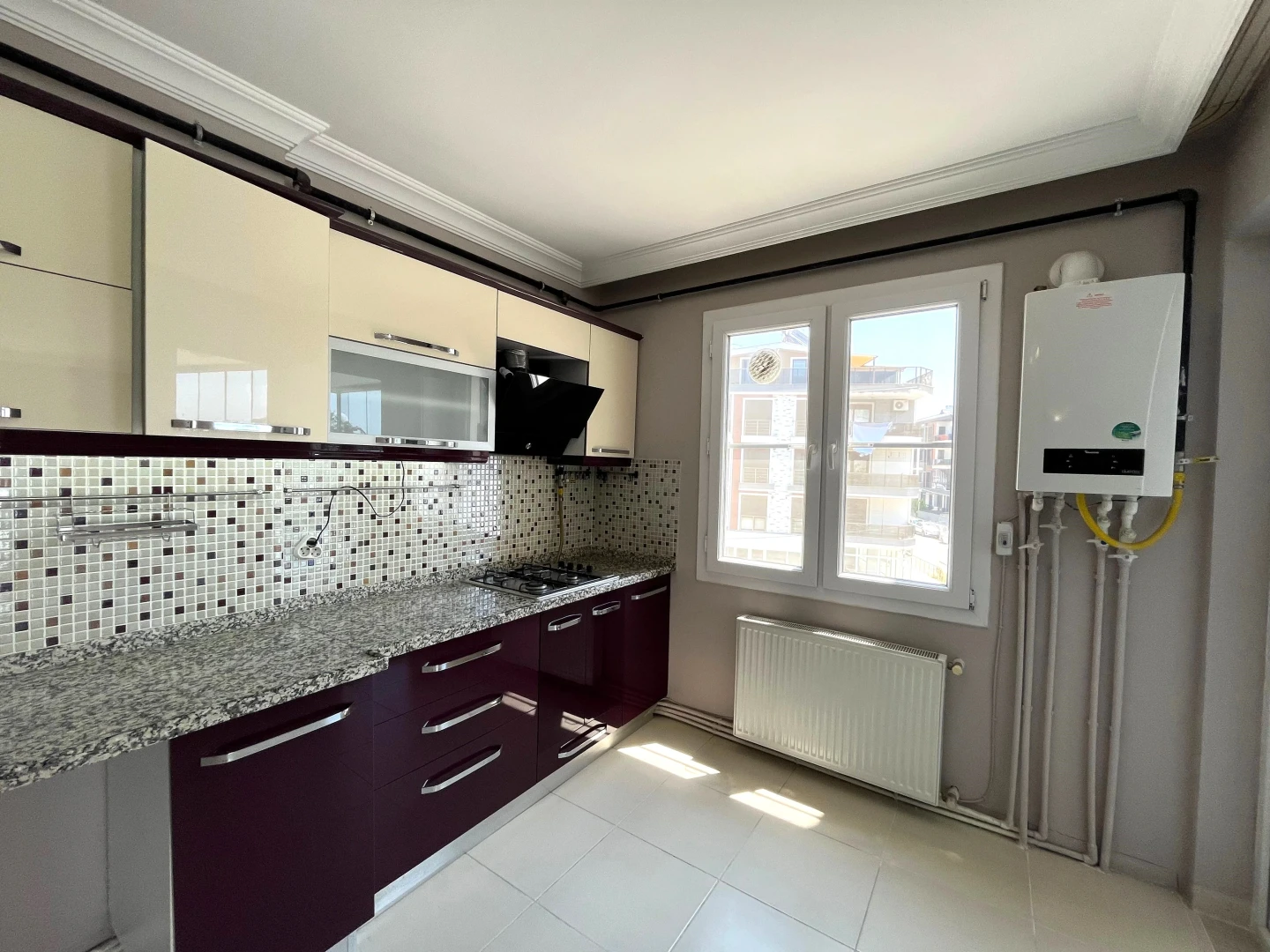YÜKSELDEN İKİZÇAYDA ÖNCEPHE EBEVEYN BANYOLU DOĞALGAZLI 3+1 DAİRE
