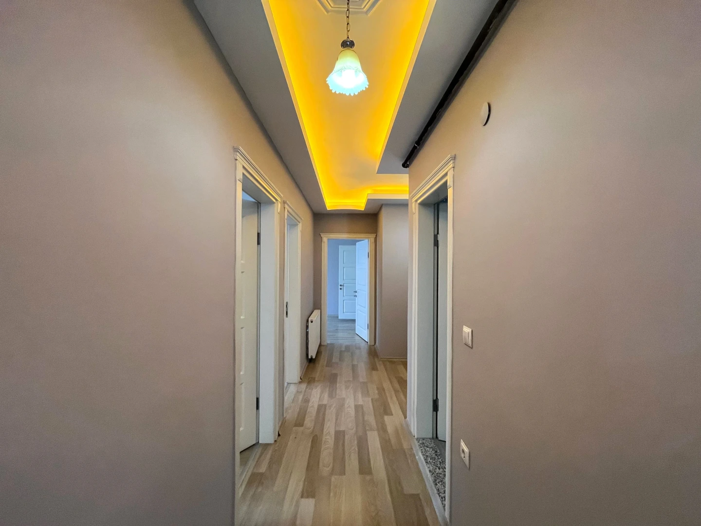 YÜKSELDEN İKİZÇAYDA ÖNCEPHE EBEVEYN BANYOLU DOĞALGAZLI 3+1 DAİRE