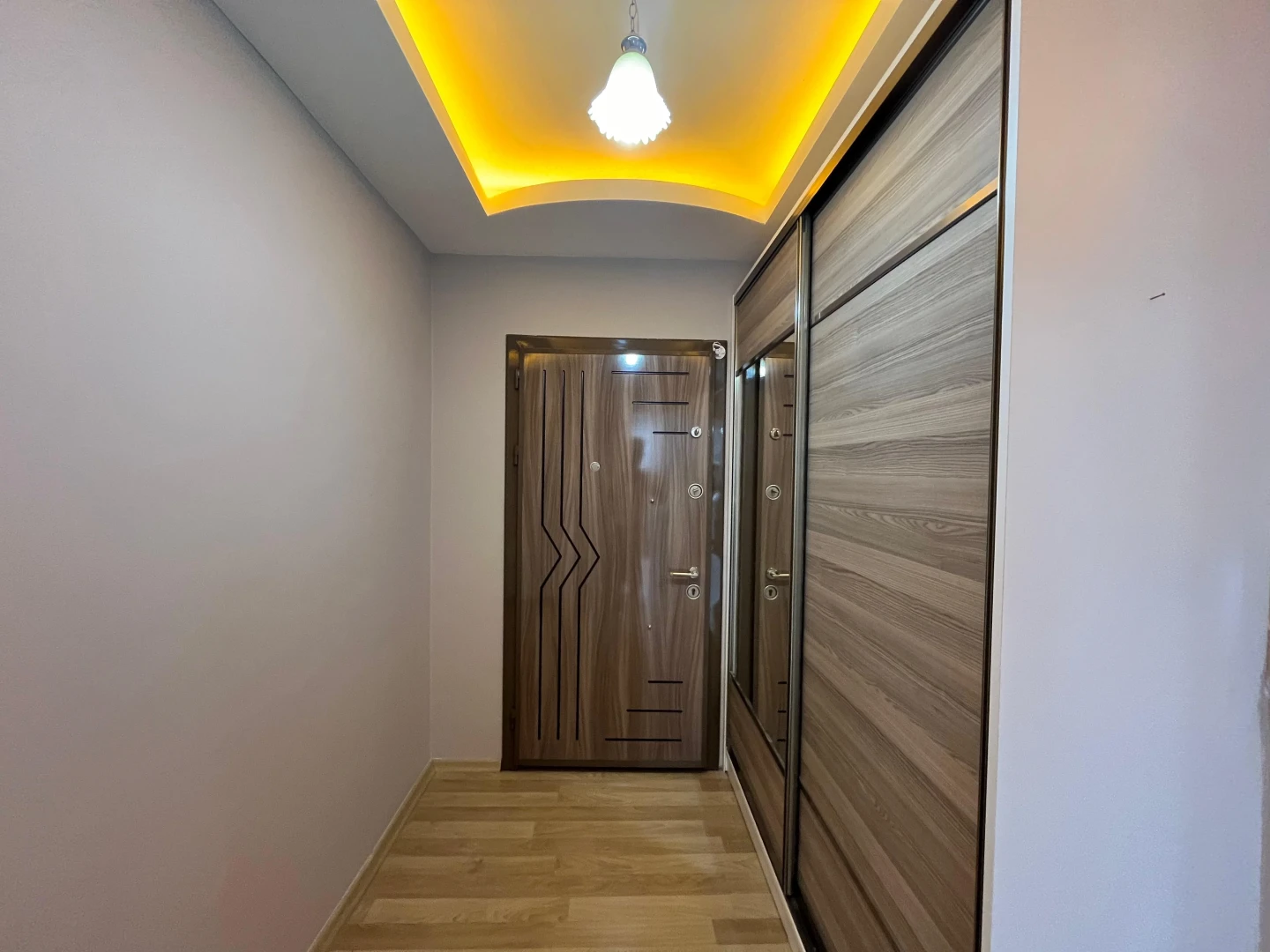 YÜKSELDEN İKİZÇAYDA ÖNCEPHE EBEVEYN BANYOLU DOĞALGAZLI 3+1 DAİRE