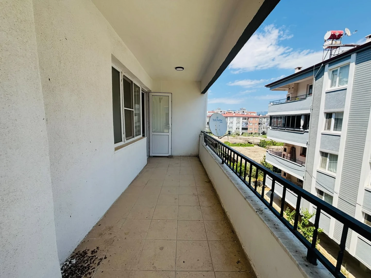 YÜKSEL'DEN ALTINKUM'DA DENİZE 600 MT AYRI MUTFAKLI 2+1 SATILIK
