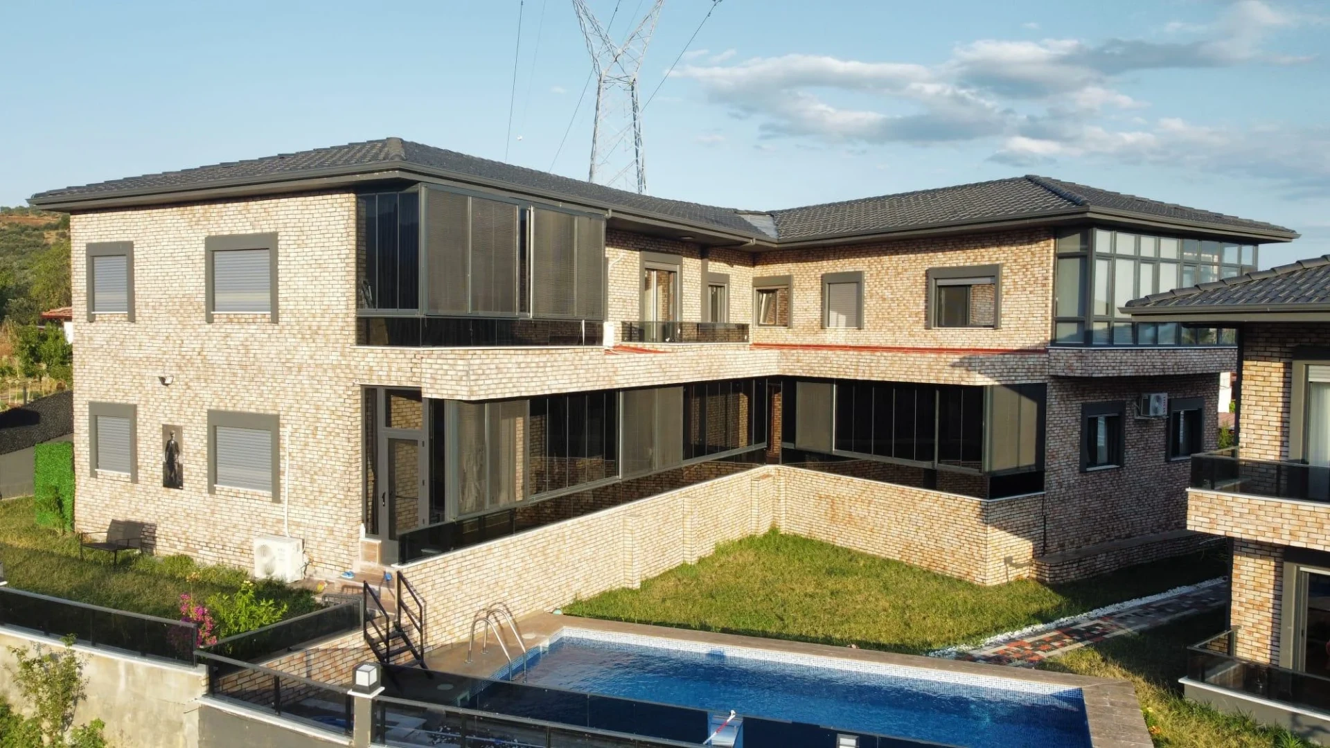 彡YETKİSİ YÜKSEL'DE İLK ADIMDA KALBİNİZİ FETHEDEN MUHTEŞEM VİLLA彡
