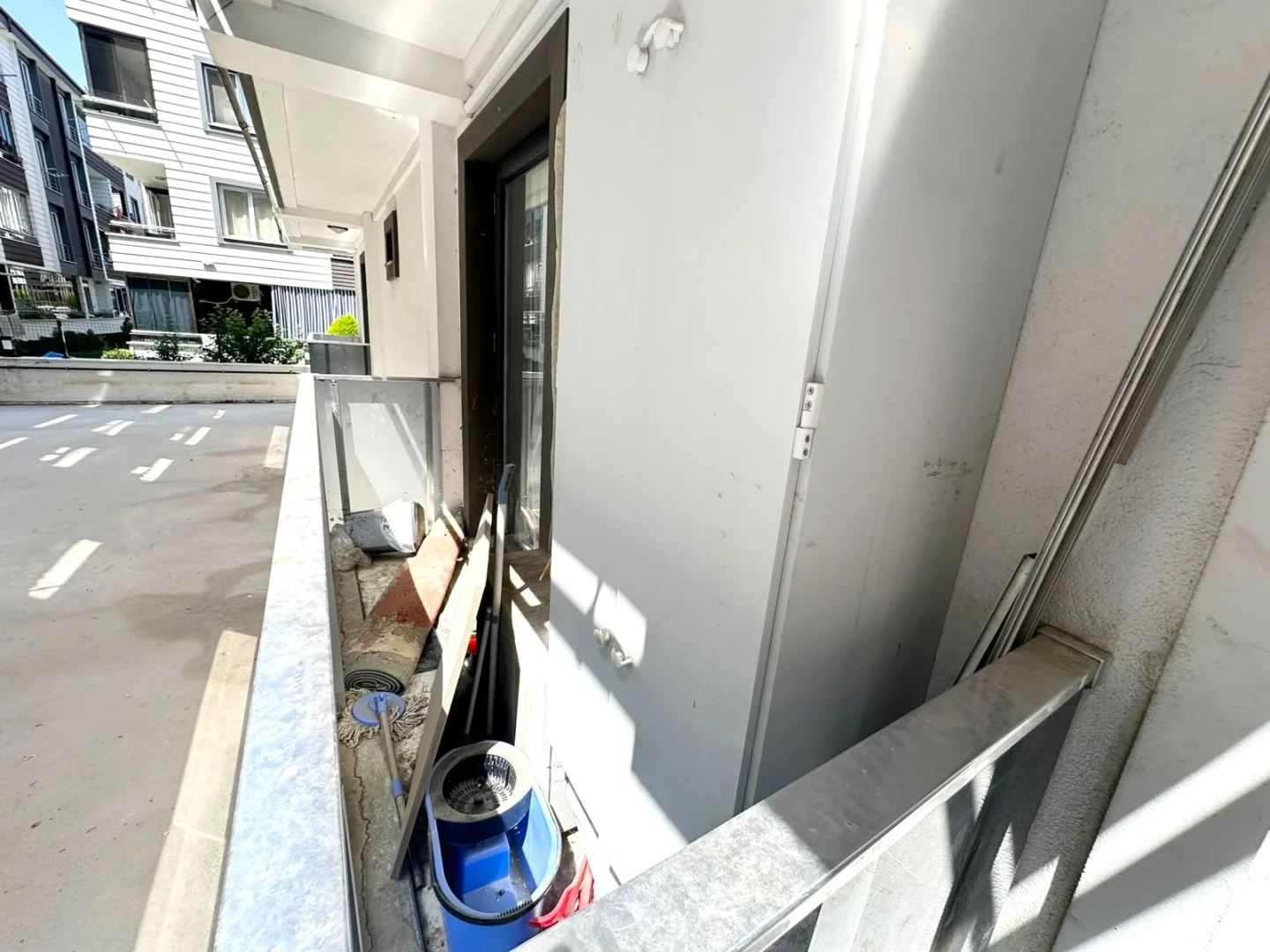 YÜKSEL'DEN ALTINKUM'DA FULL EŞYALI LUX SİTEDE HAVUZLU 1+1 DAİRE