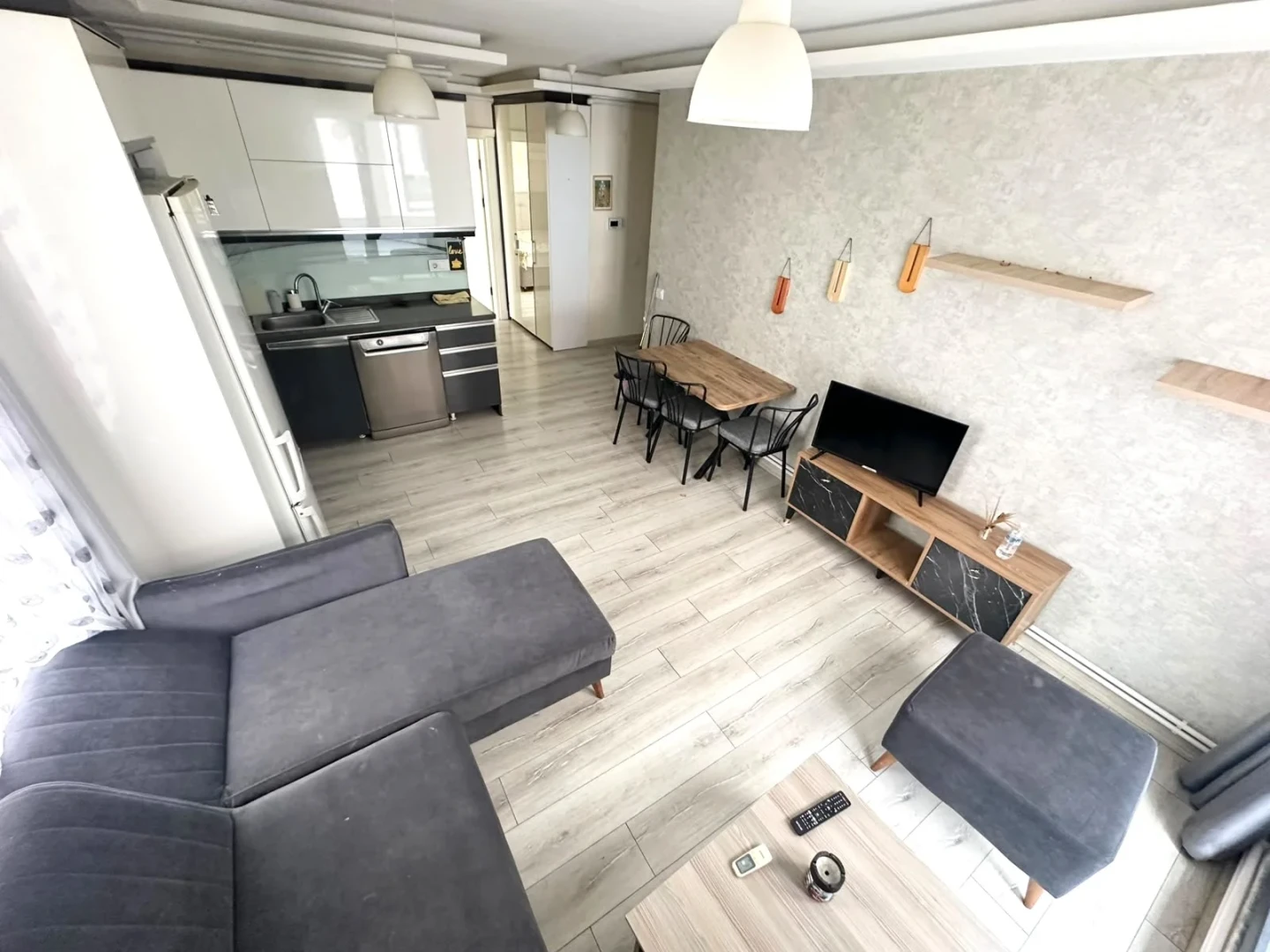 YÜKSEL'DEN ALTINKUM'DA FULL EŞYALI LUX SİTEDE HAVUZLU 1+1 DAİRE