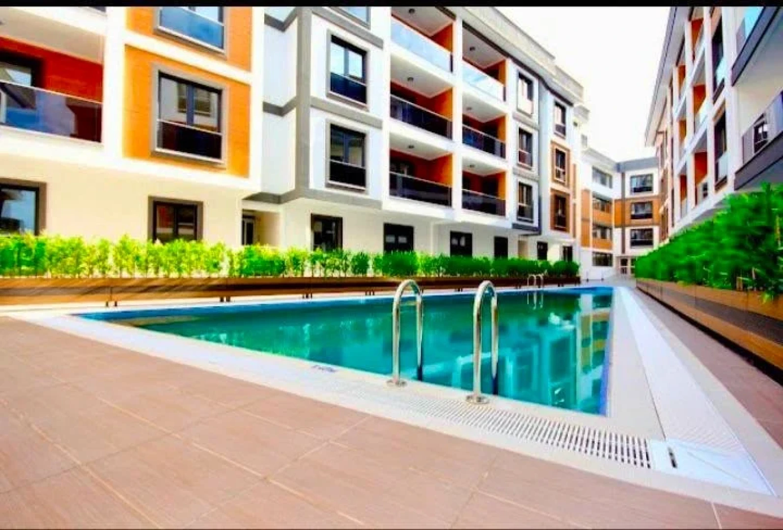 YÜKSEL'DEN ALTINKUM'DA FULL EŞYALI LUX SİTEDE HAVUZLU 1+1 DAİRE