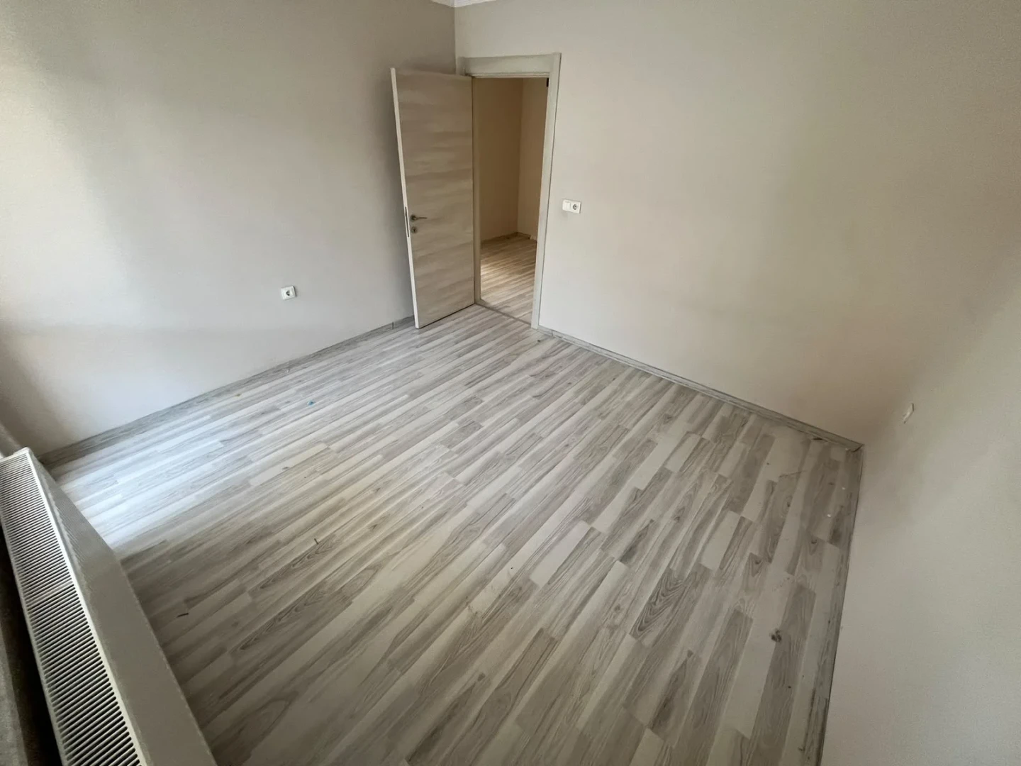 YÜKSEL'DEN ALTINKUM'DA DENİZE 650 M KREDİYE UYGUN 2+1 DAİRE