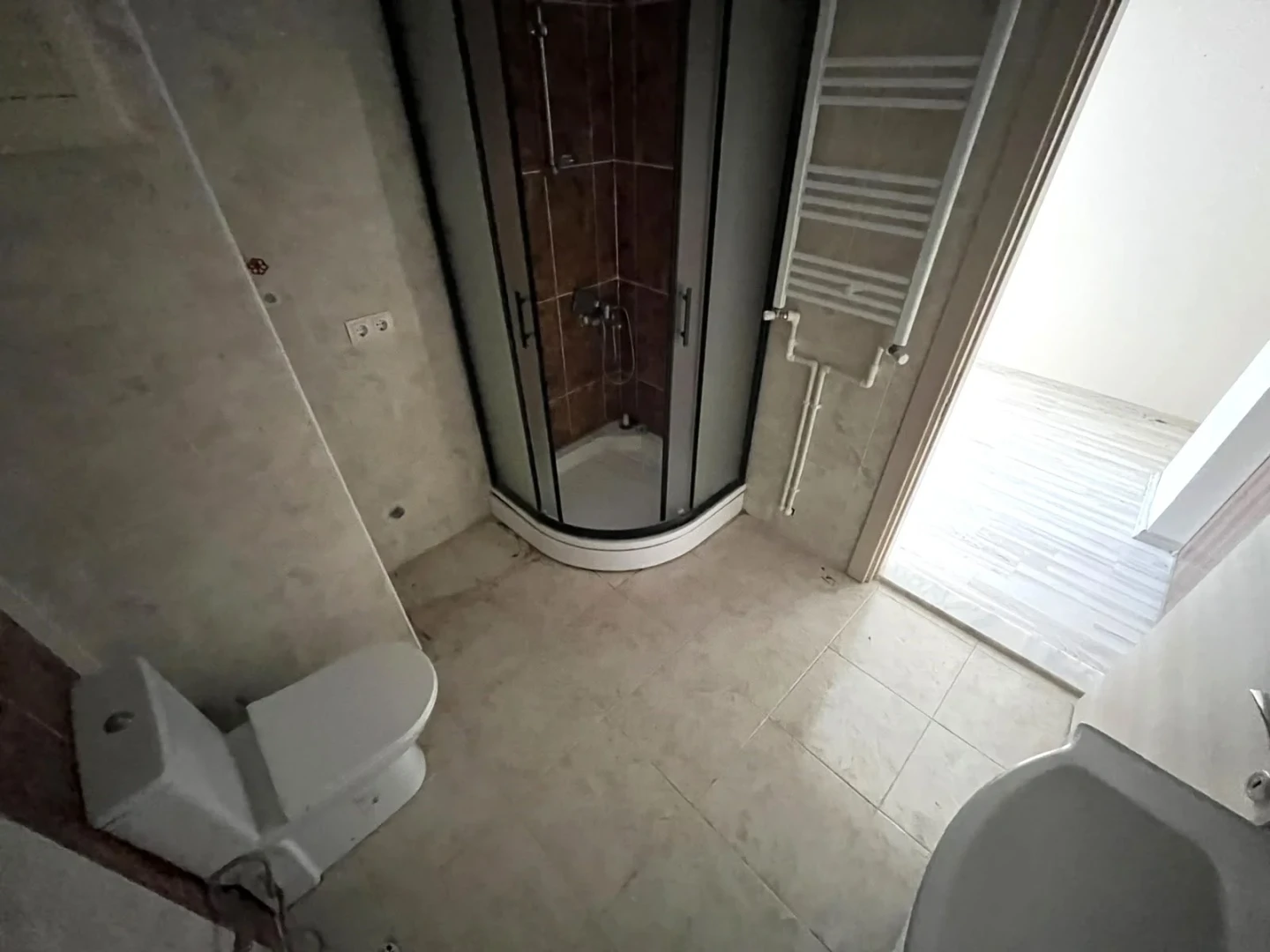 YÜKSEL'DEN ALTINKUM'DA DENİZE 650 M KREDİYE UYGUN 2+1 DAİRE