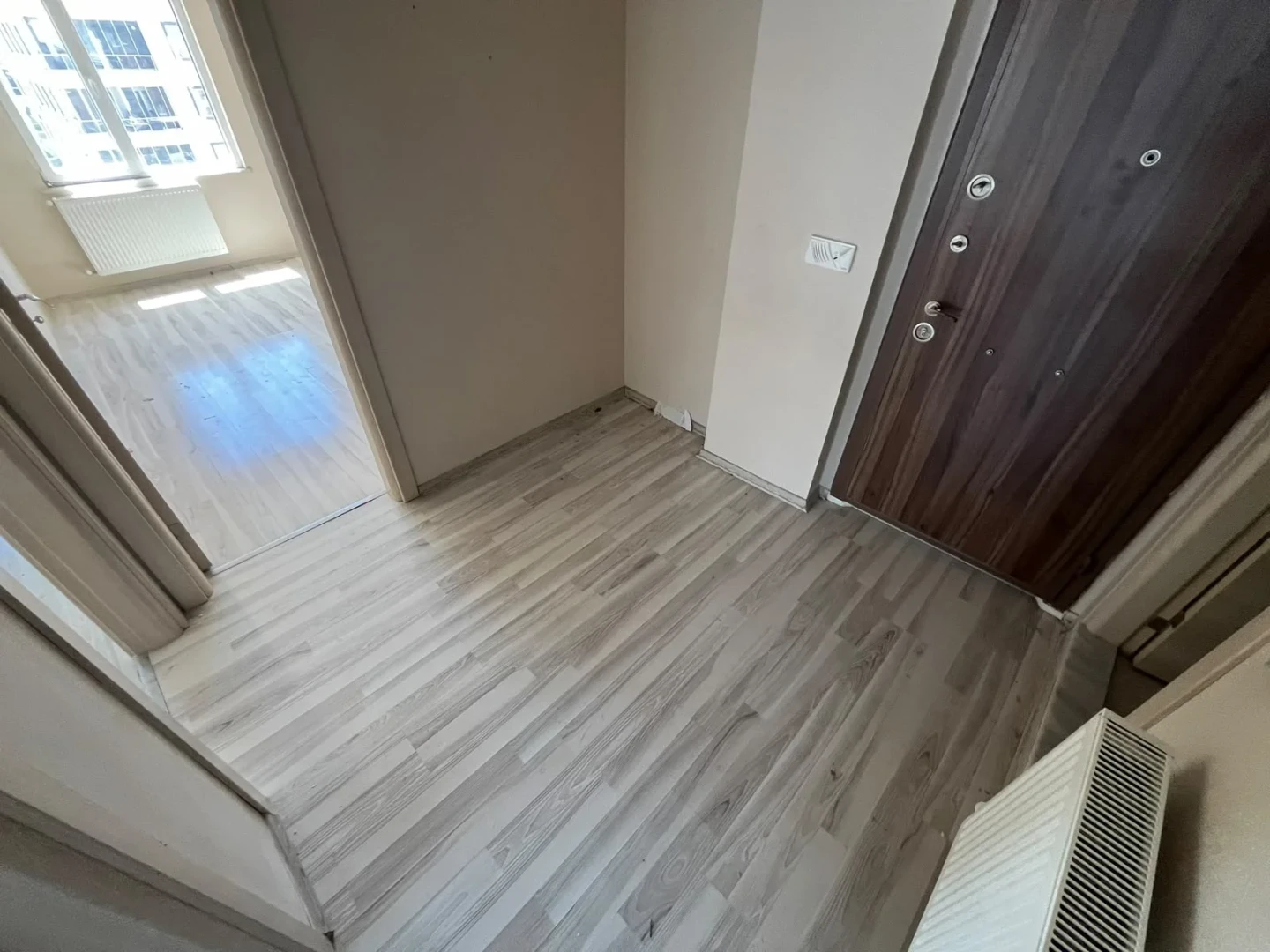 YÜKSEL'DEN ALTINKUM'DA DENİZE 650 M KREDİYE UYGUN 2+1 DAİRE
