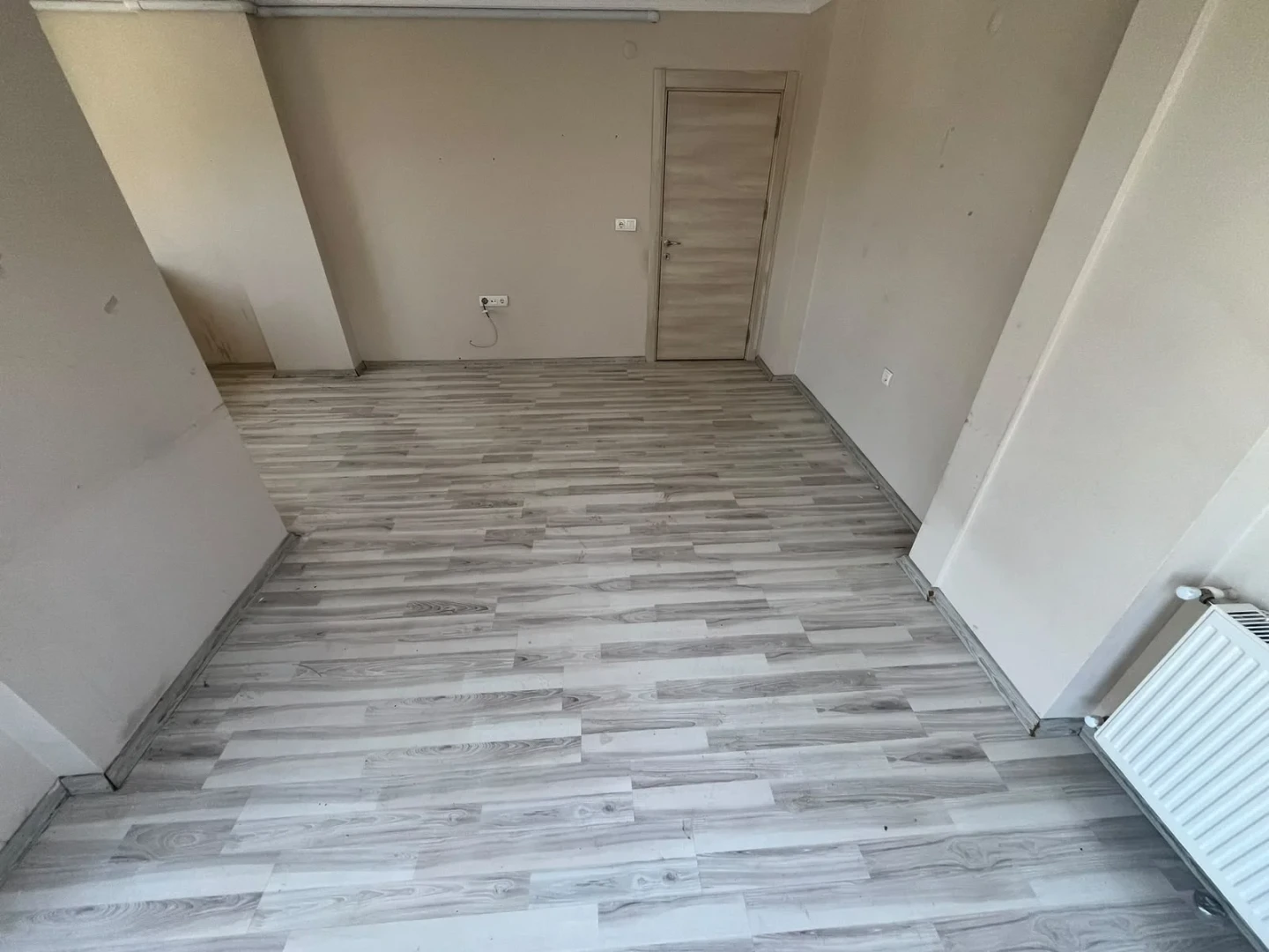 YÜKSEL'DEN ALTINKUM'DA DENİZE 650 M KREDİYE UYGUN 2+1 DAİRE