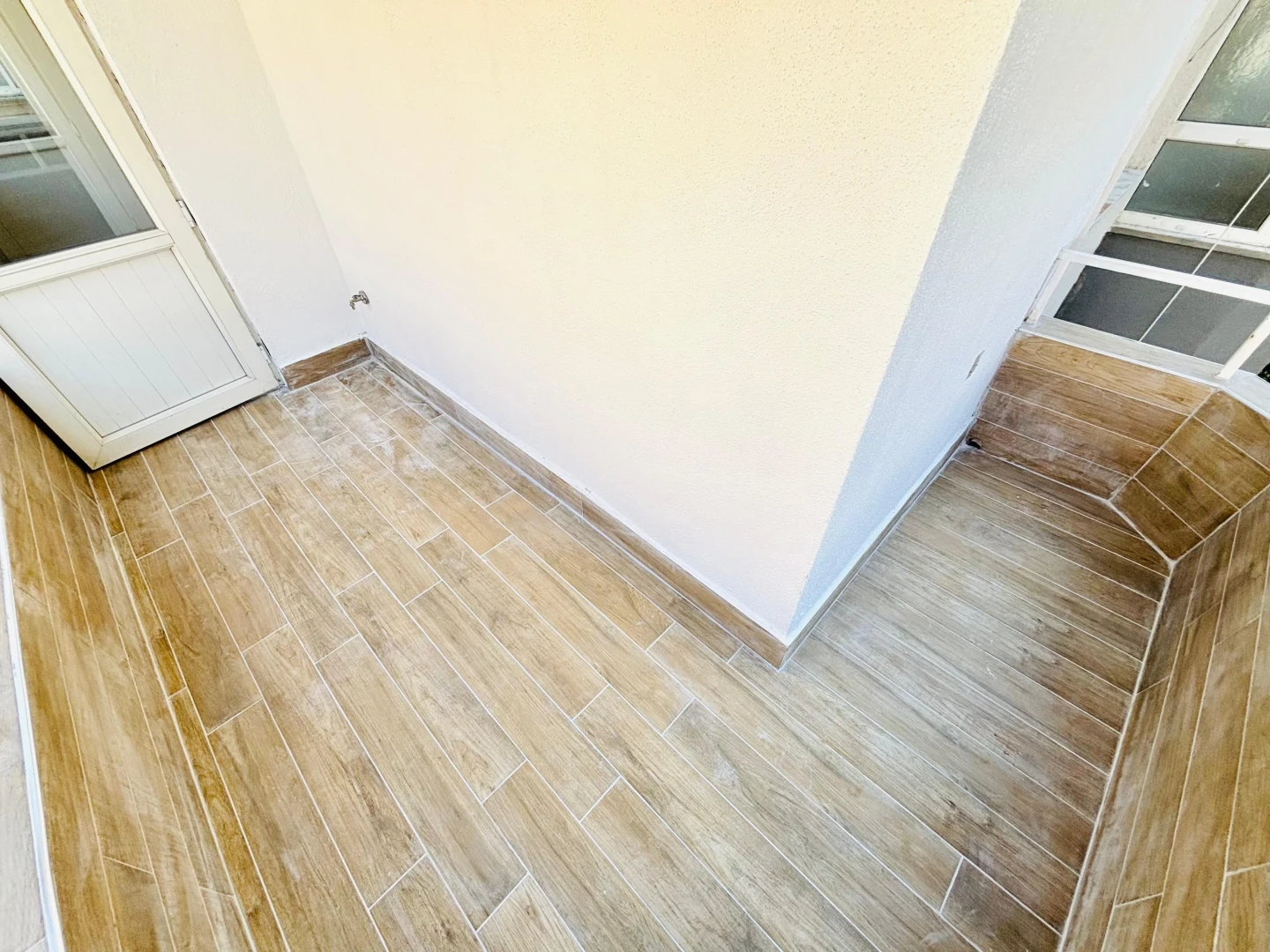YÜKSEL'DEN AKÇAY MERKEZ'DE DENİZE 400 METRE 3+1 LÜKS DAİRE