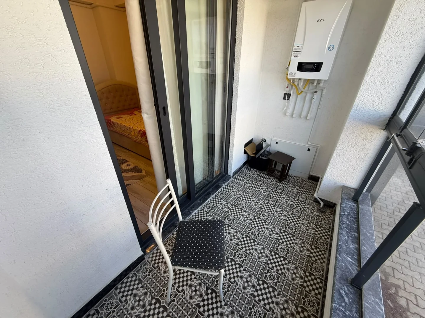 YÜKSEL'DEN FULL EŞYALI OTOPARKLI YERDEN ISITMALI 1+1 SIFIR DAİRE