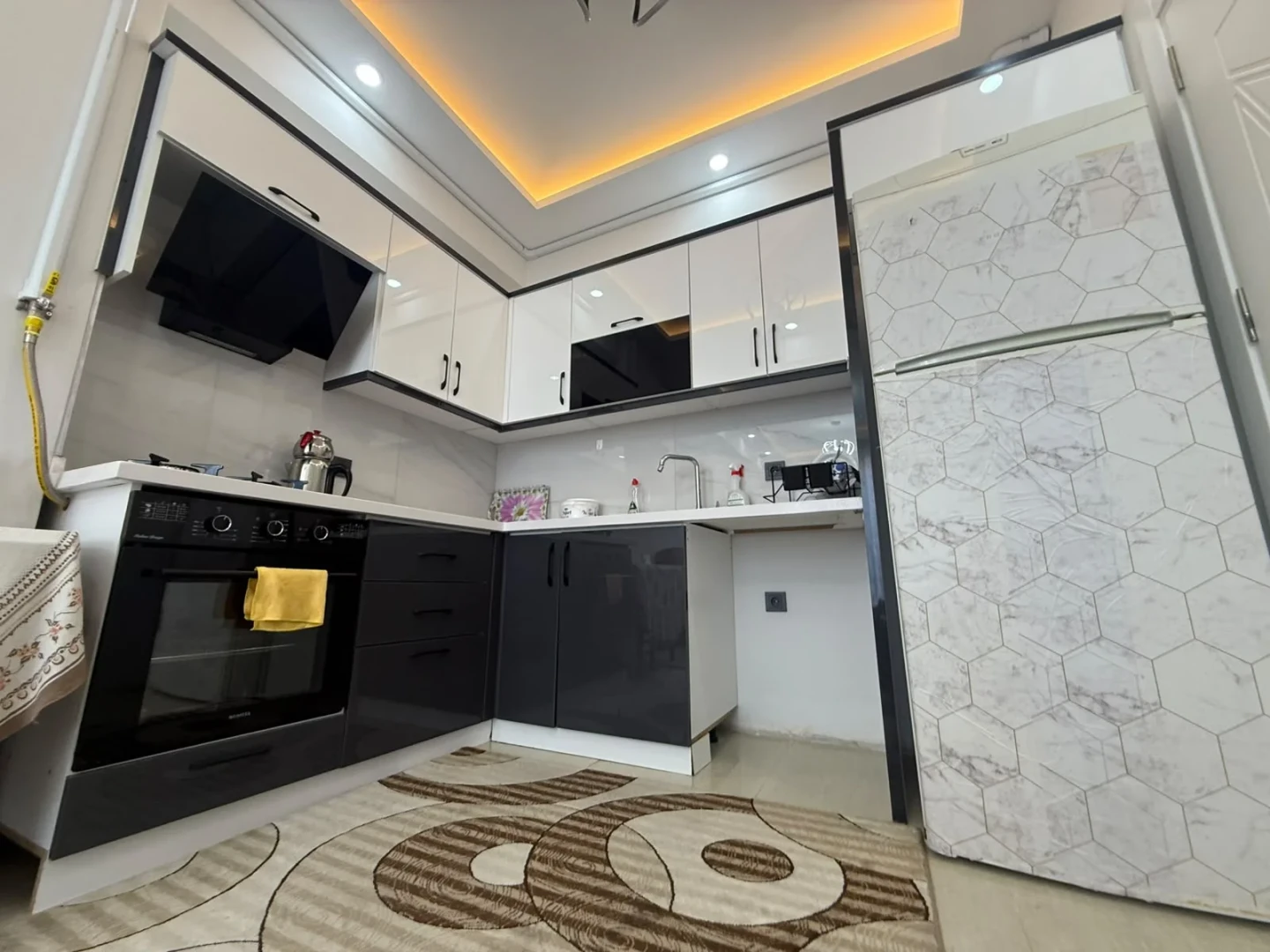 YÜKSEL'DEN FULL EŞYALI OTOPARKLI YERDEN ISITMALI 1+1 SIFIR DAİRE