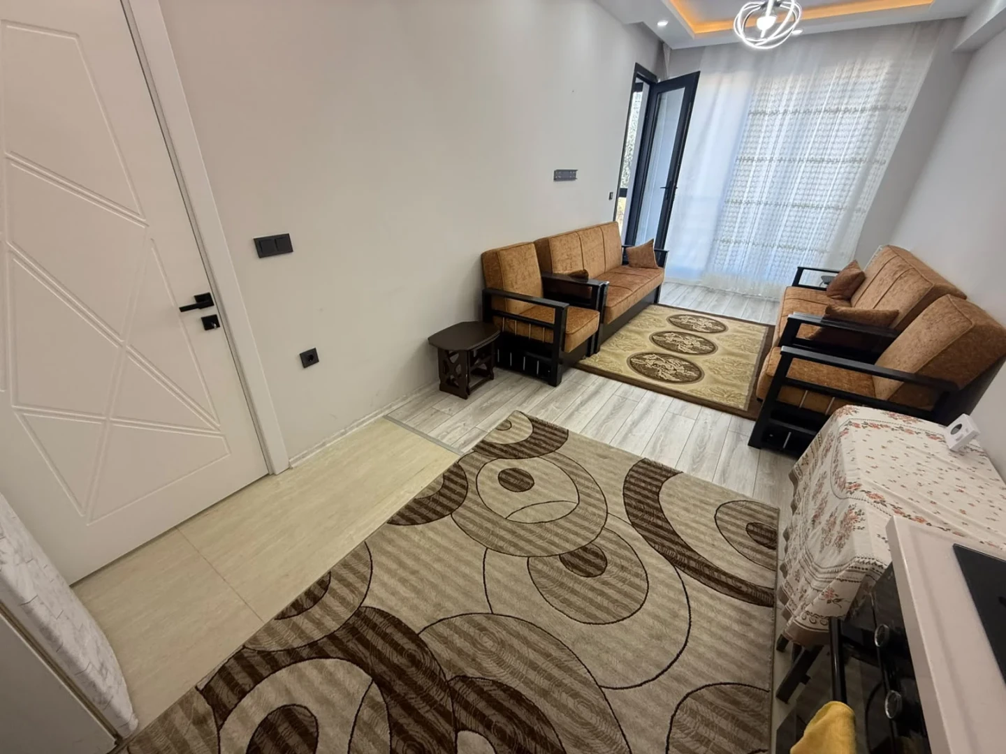 YÜKSEL'DEN FULL EŞYALI OTOPARKLI YERDEN ISITMALI 1+1 SIFIR DAİRE