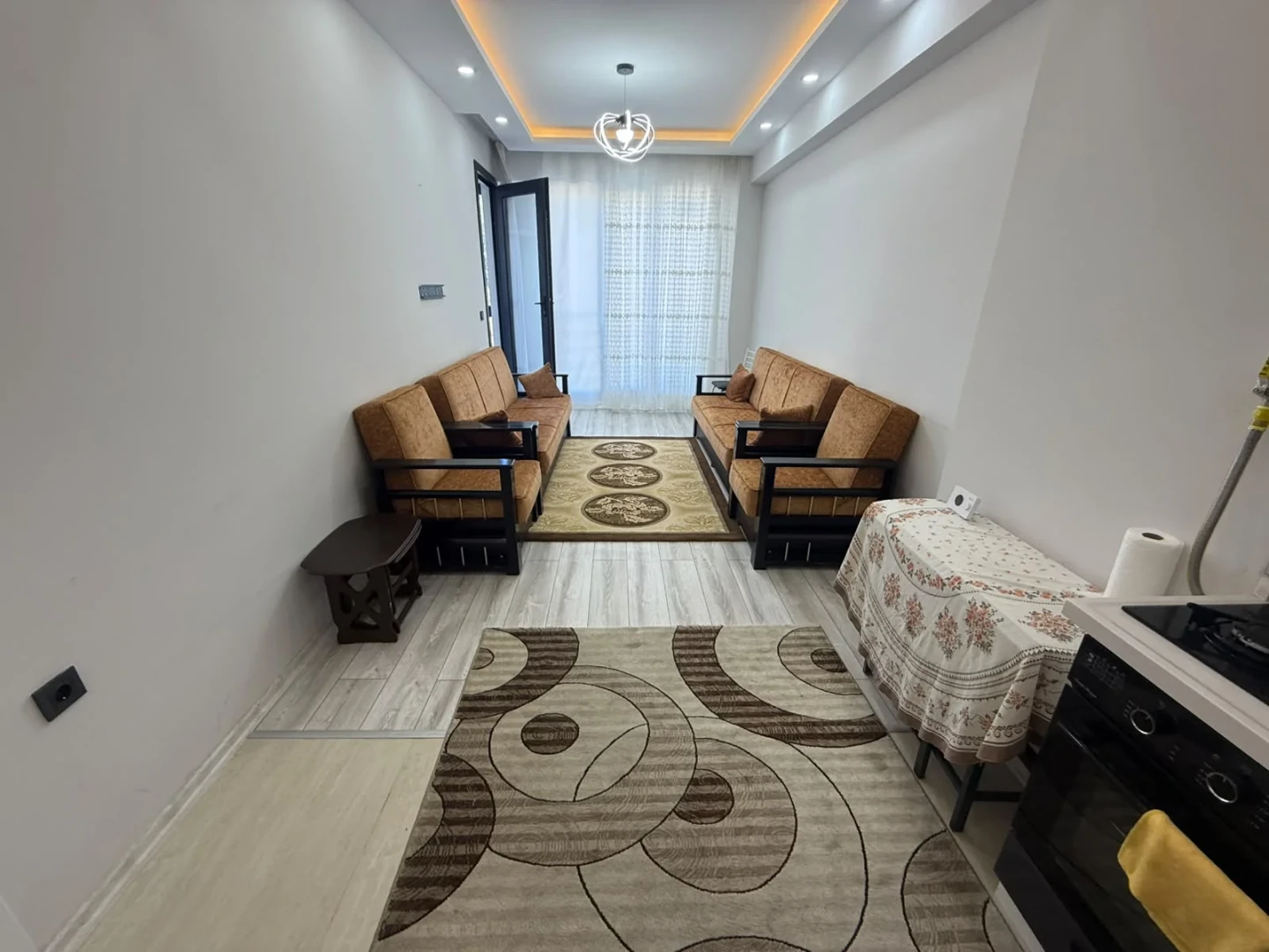 YÜKSEL'DEN FULL EŞYALI OTOPARKLI YERDEN ISITMALI 1+1 SIFIR DAİRE
