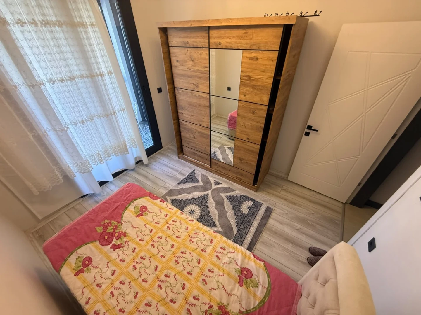 YÜKSEL'DEN FULL EŞYALI OTOPARKLI YERDEN ISITMALI 1+1 SIFIR DAİRE