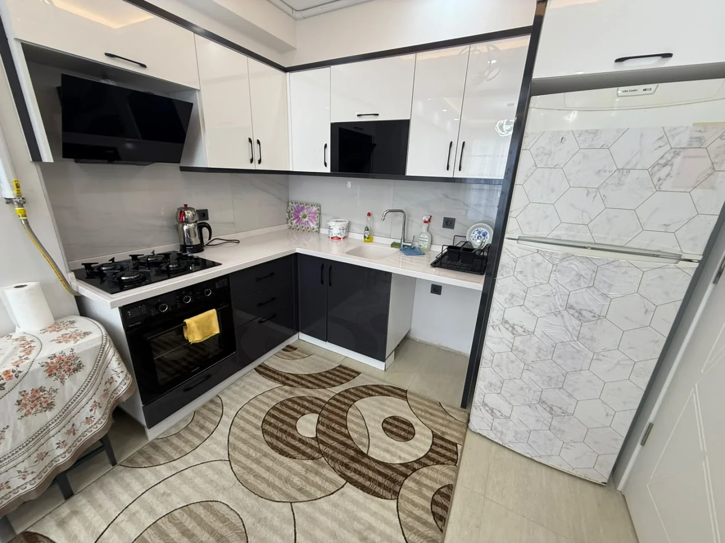 YÜKSEL'DEN FULL EŞYALI OTOPARKLI YERDEN ISITMALI 1+1 SIFIR DAİRE