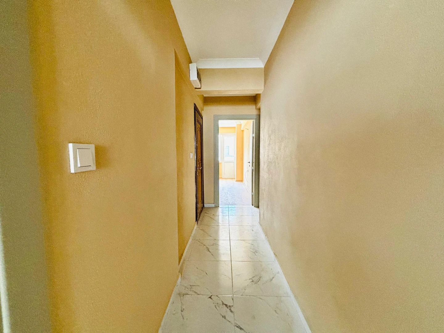 YÜKSEL'DEN AKÇAY MERKEZ'DE DENİZE 500 METRE ÖNCEPHE 2+1 DAİRE