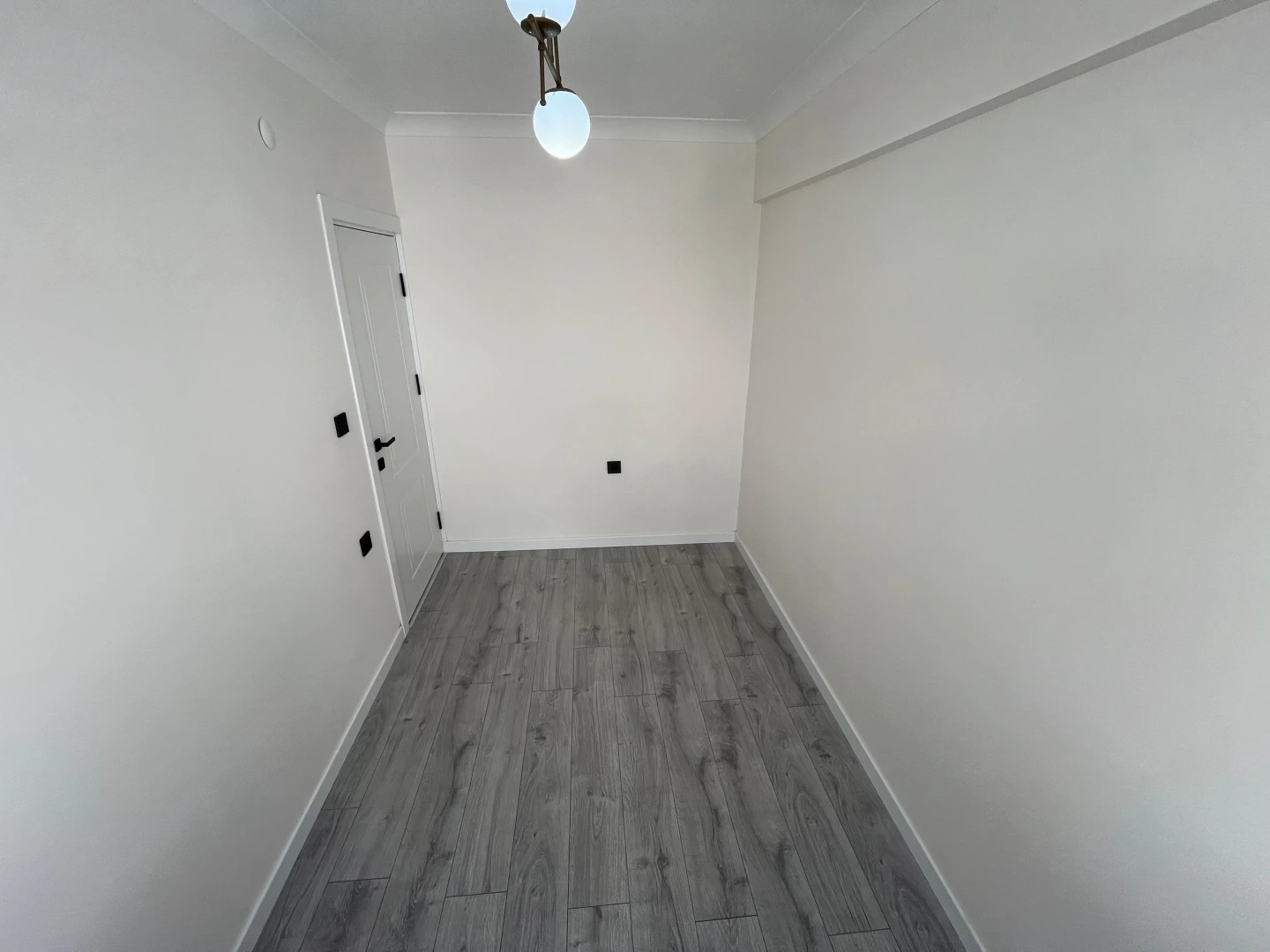 YÜKSELDEN AKÇAY MERKEZDE ÖN CEPHE AYRI MUTFAK 2+1 FIRSAT DAİRE