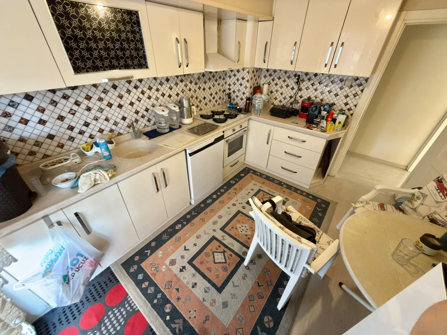 YÜKSELDEN SOĞANYEMEZDE CADDE ÜZERİ 3+1SATILIK GENİŞ FIRSAT DAİRE