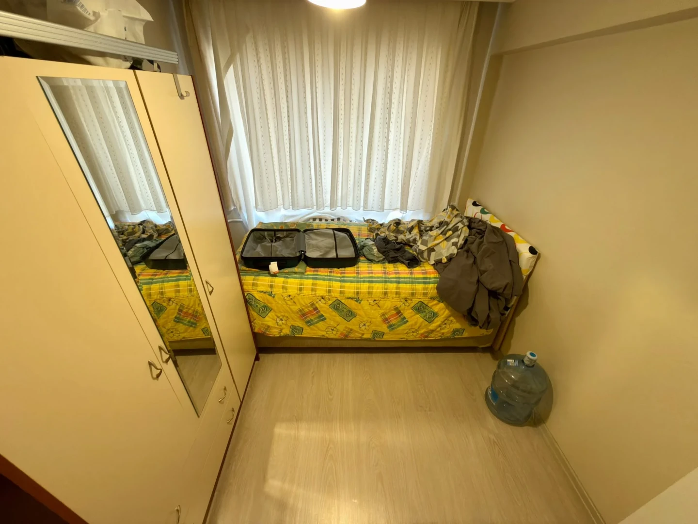 YÜKSELDEN SOĞANYEMEZDE CADDE ÜZERİ 3+1SATILIK GENİŞ FIRSAT DAİRE