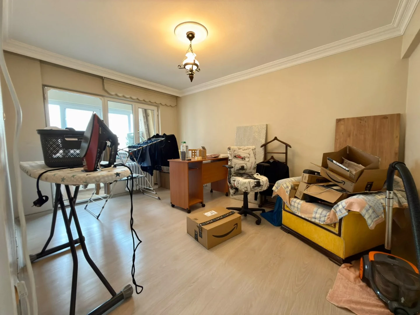 YÜKSELDEN SOĞANYEMEZDE CADDE ÜZERİ 3+1SATILIK GENİŞ FIRSAT DAİRE