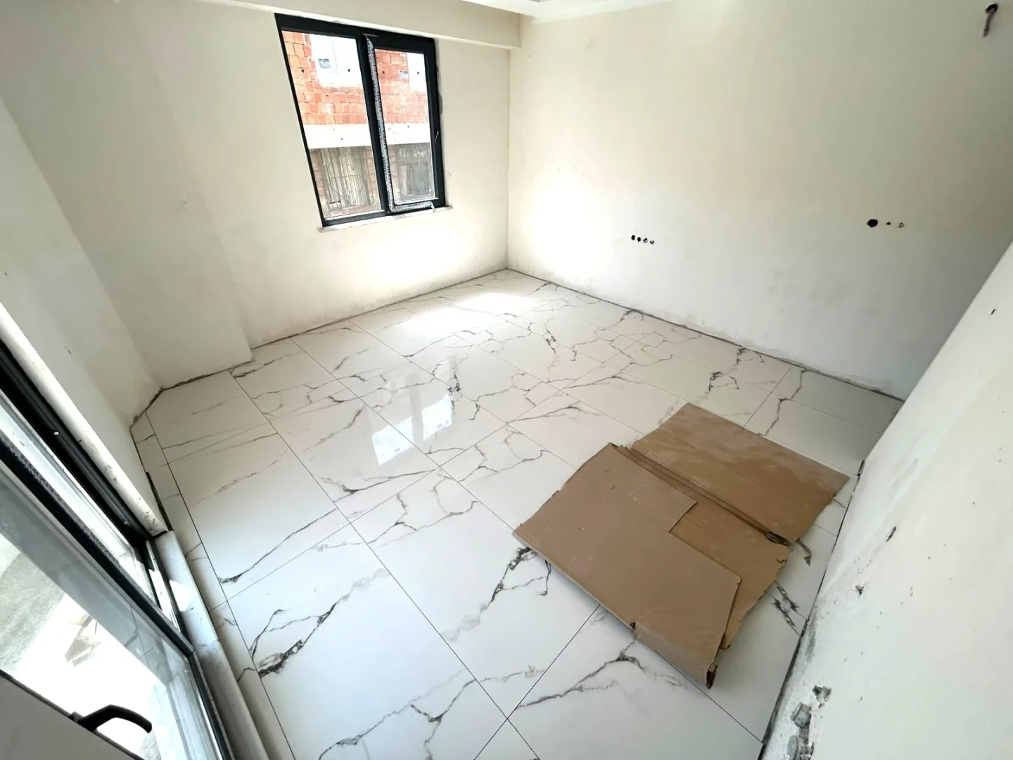 YÜKSEL'DEN KADIKÖY'DE 1 AYA TESLİM OTOPARKLI 1+1 DAİRE