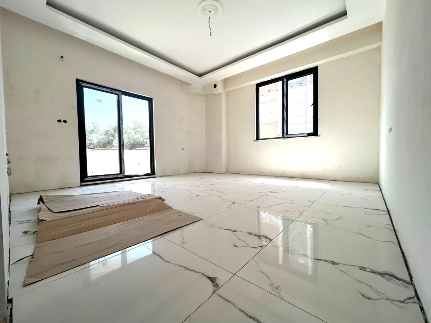 YÜKSEL'DEN KADIKÖY'DE 1 AYA TESLİM OTOPARKLI 1+1 DAİRE