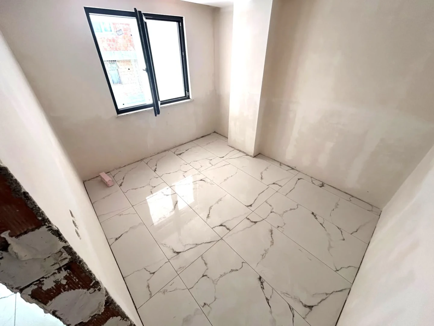 YÜKSEL'DEN KADIKÖY'DE 1 AYA TESLİM OTOPARKLI 1+1 DAİRE