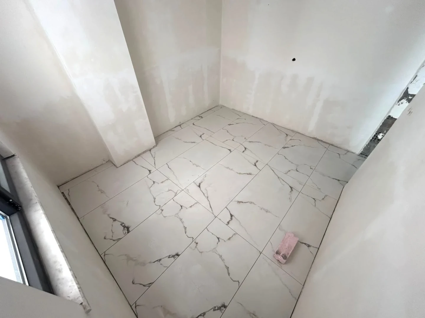 YÜKSEL'DEN KADIKÖY'DE 1 AYA TESLİM OTOPARKLI 1+1 DAİRE