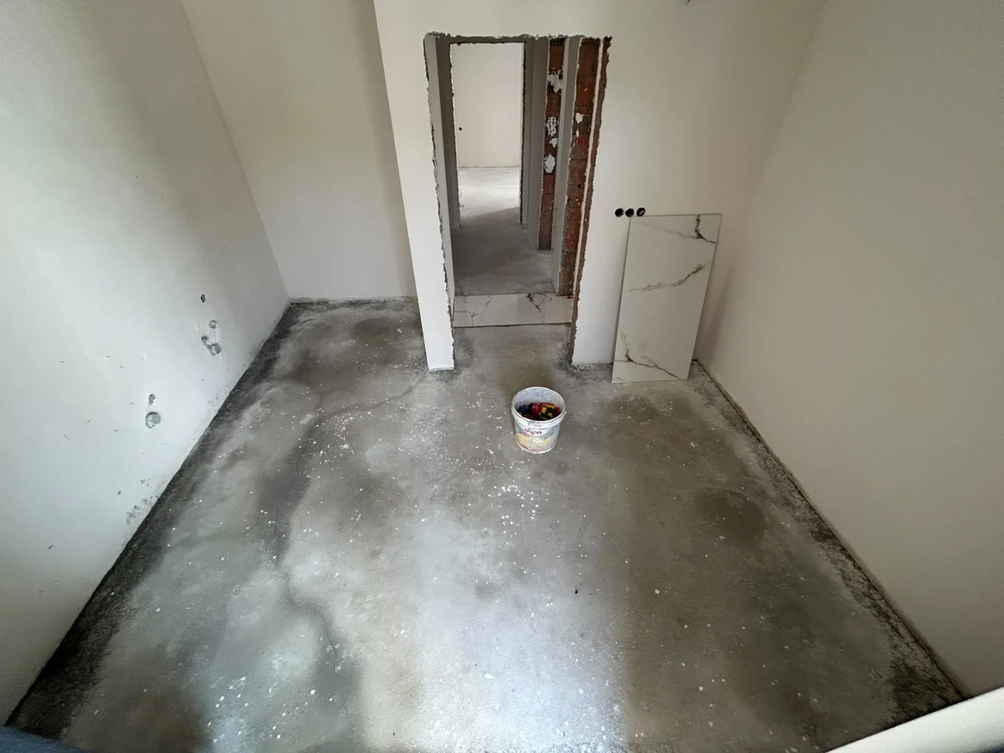 YÜKSEL'DEN KADIKÖY'DE 1 AYA TESLİM OTOPARKLI 1+1 DAİRE