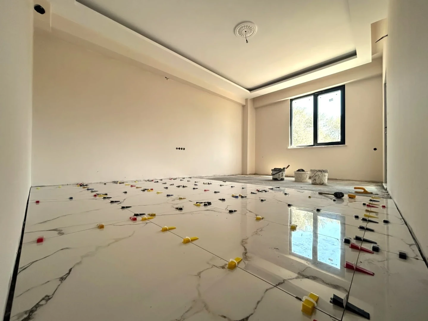 YÜKSEL'DEN KADIKÖY'DE 1 AYA TESLİM OTOPARKLI 2+1 DAİRE