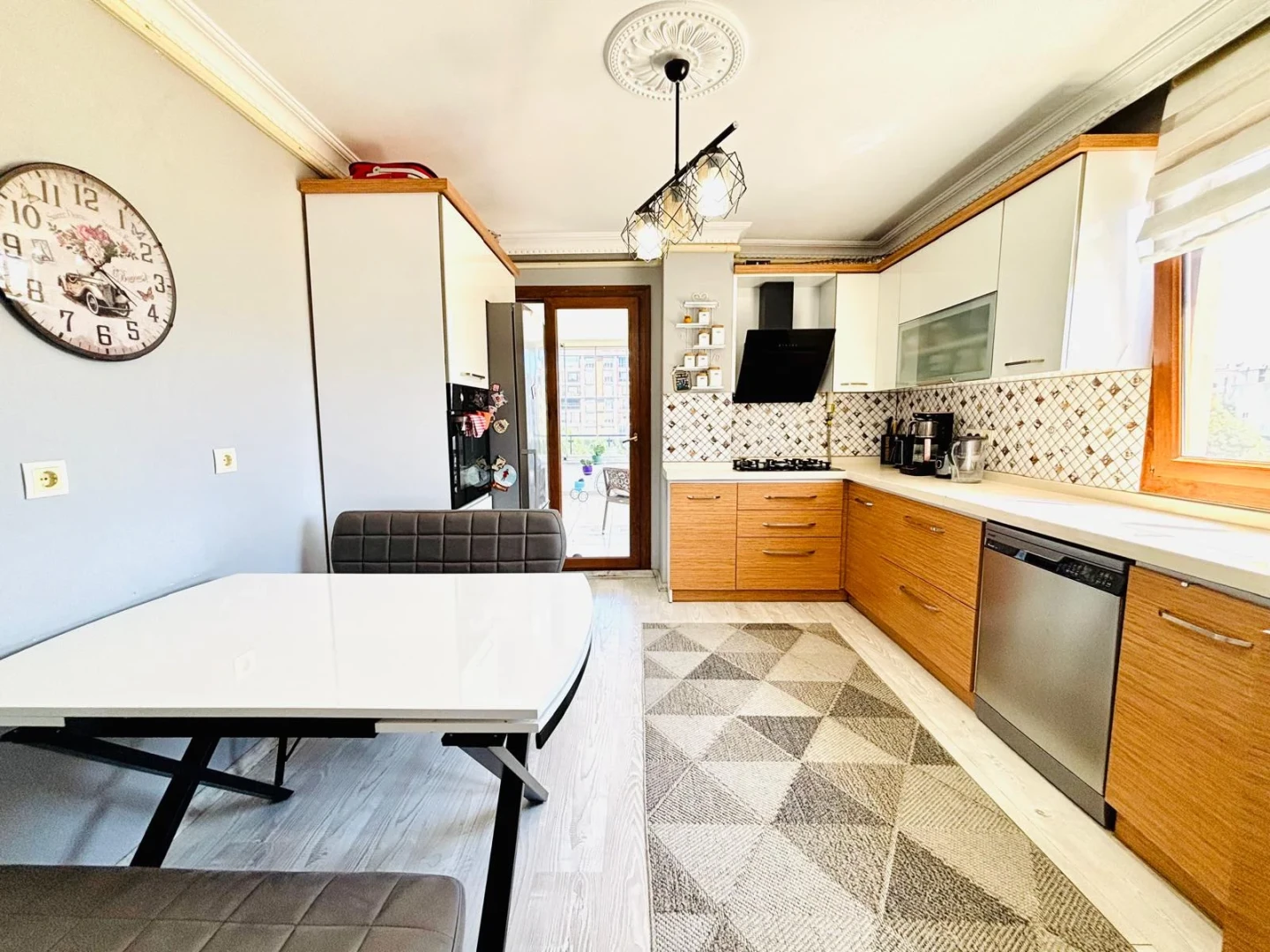 ツYÜKSEL'DEN CENNETAYAĞIN'DA CADDE ÜZERİNDE 3+1 FERAH DAİRE