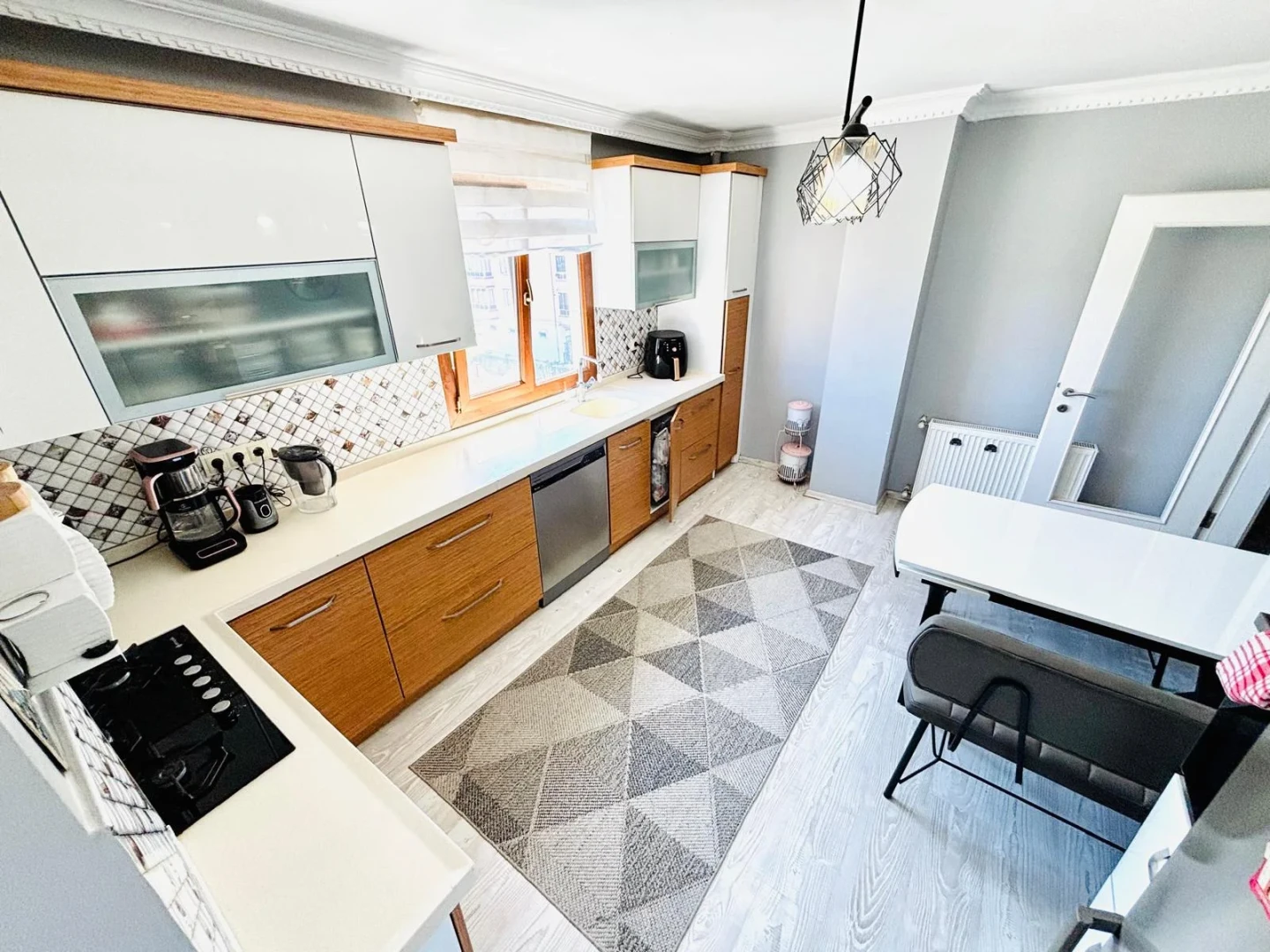 ツYÜKSEL'DEN CENNETAYAĞIN'DA CADDE ÜZERİNDE 3+1 FERAH DAİRE