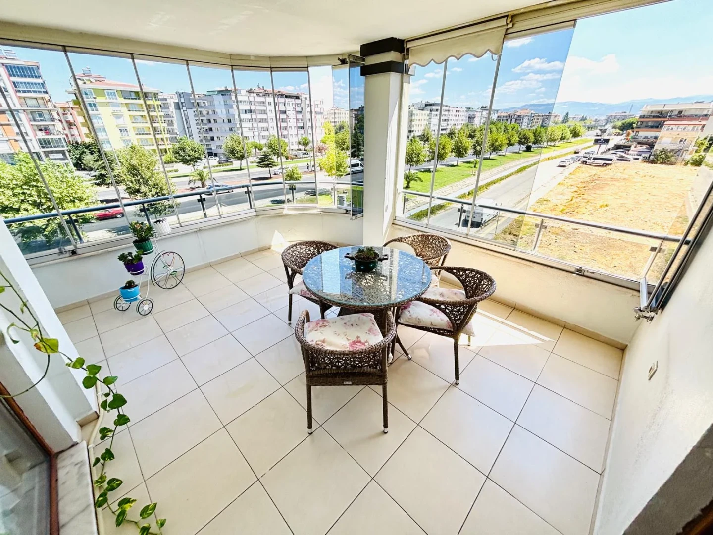 ツYÜKSEL'DEN CENNETAYAĞIN'DA CADDE ÜZERİNDE 3+1 FERAH DAİRE