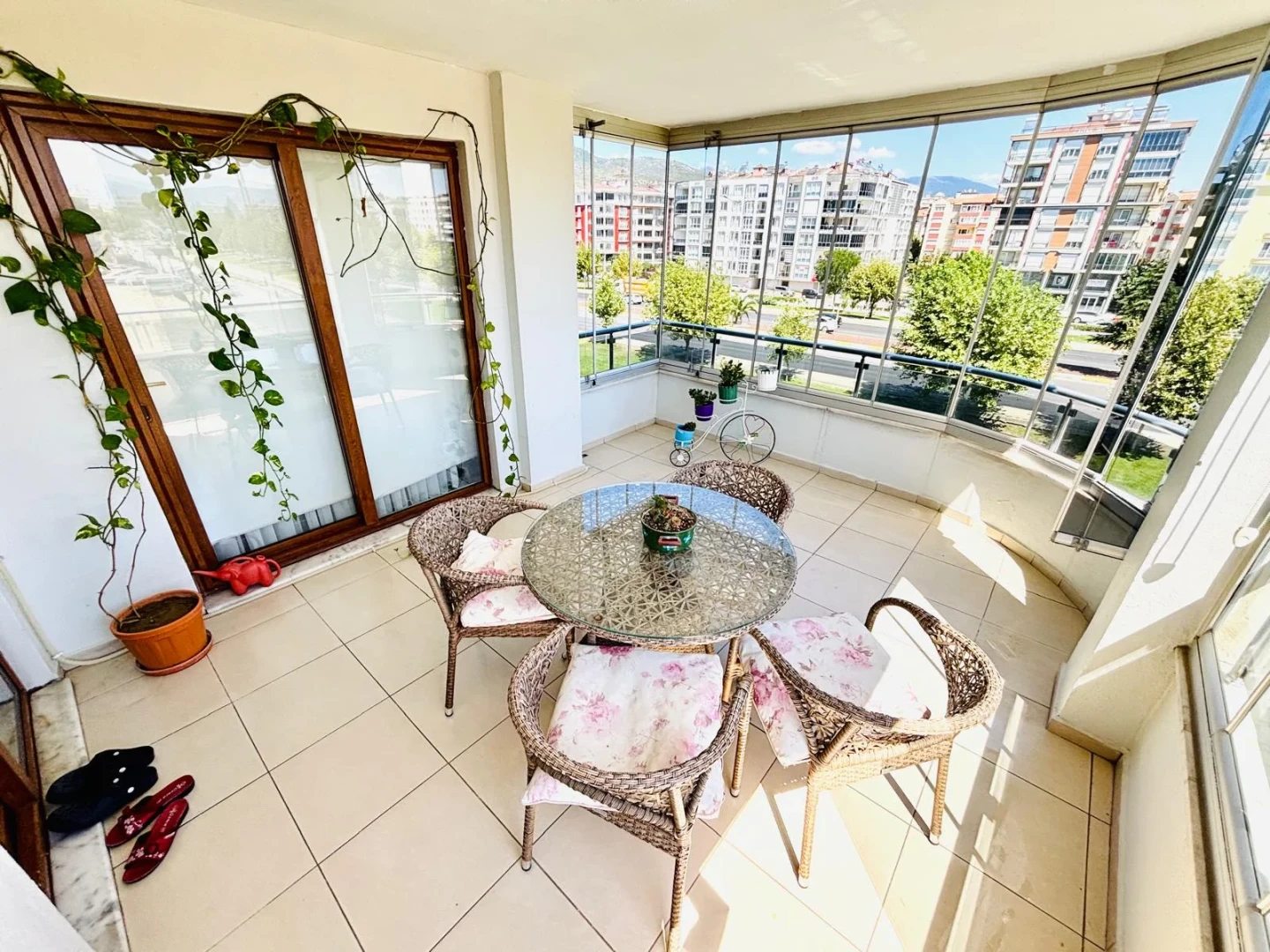 ツYÜKSEL'DEN CENNETAYAĞIN'DA CADDE ÜZERİNDE 3+1 FERAH DAİRE