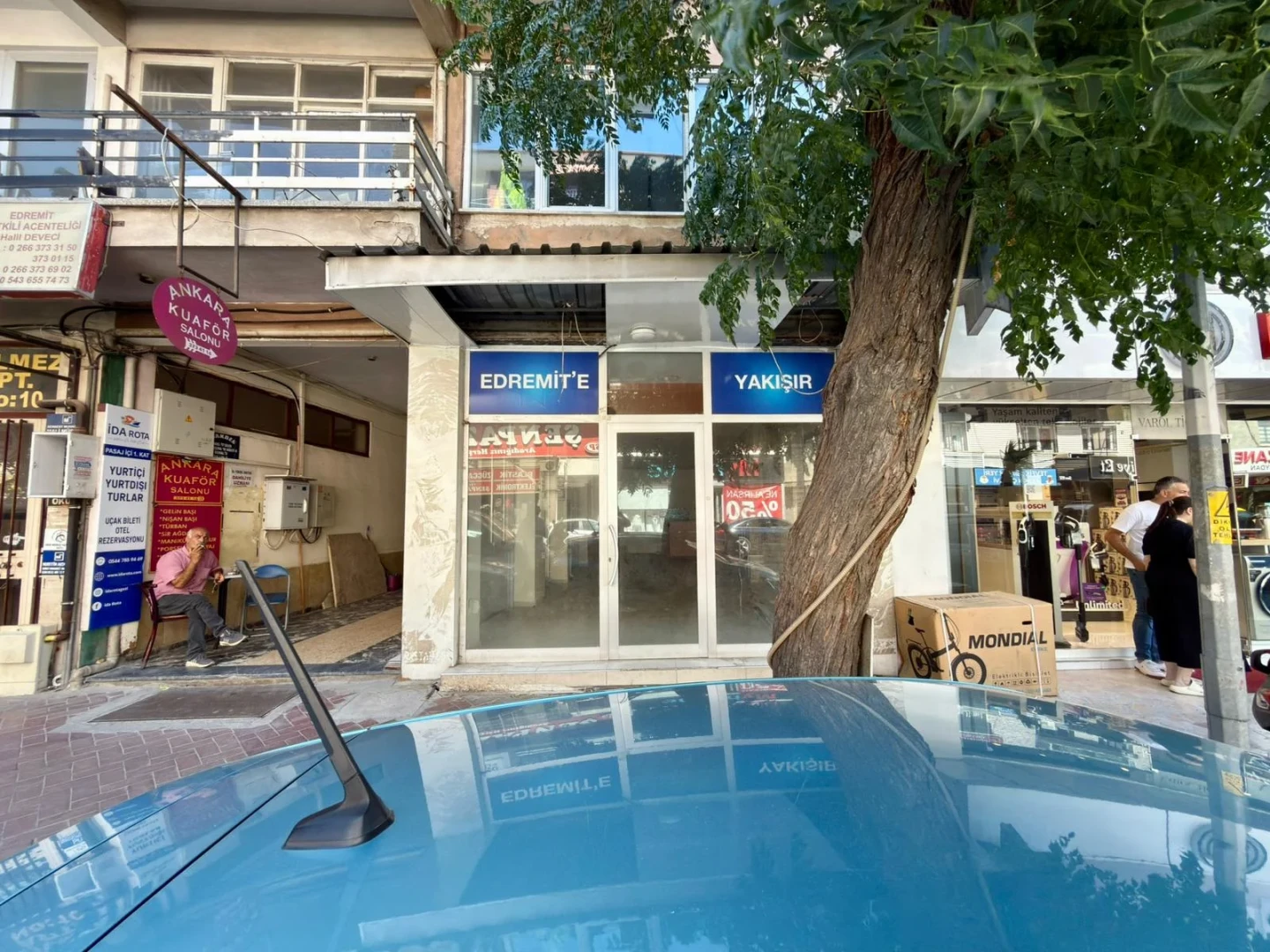 YÜKSELDEN EDREMT'TE ÇARŞININ KALBİNDE 65 M² PASAJ GİRİŞİ DÜKKAN