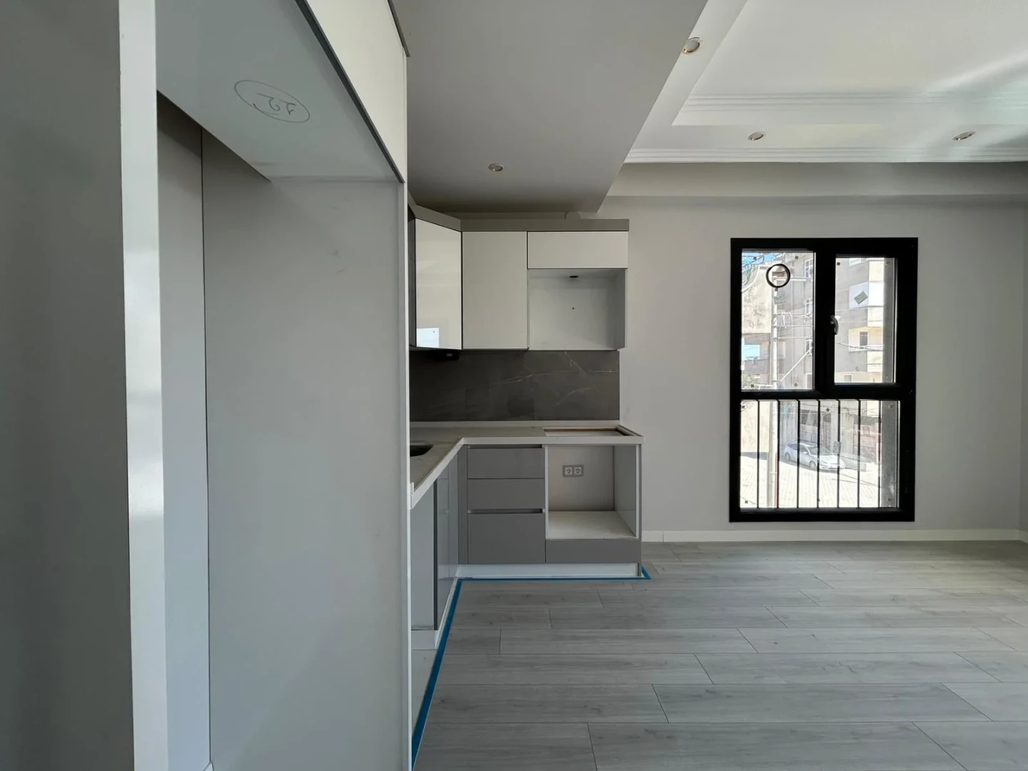 YÜKSEL'DEN KADIKÖY'DE FULL KREDİLİ TAKASA AÇIK ARAKAT 2+1 DAİRE