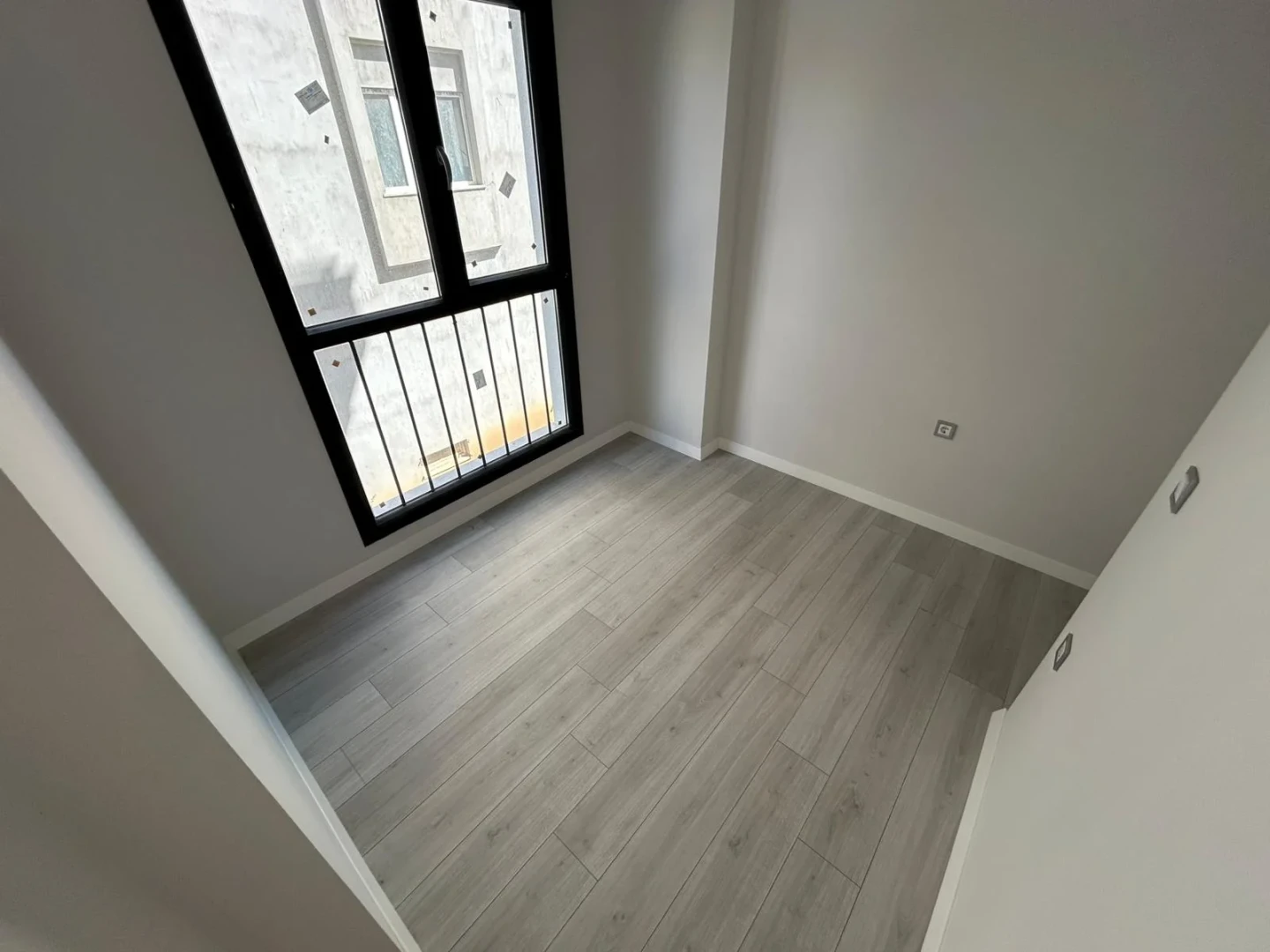YÜKSEL'DEN KADIKÖY'DE FULL KREDİLİ TAKASA AÇIK ARAKAT 2+1 DAİRE