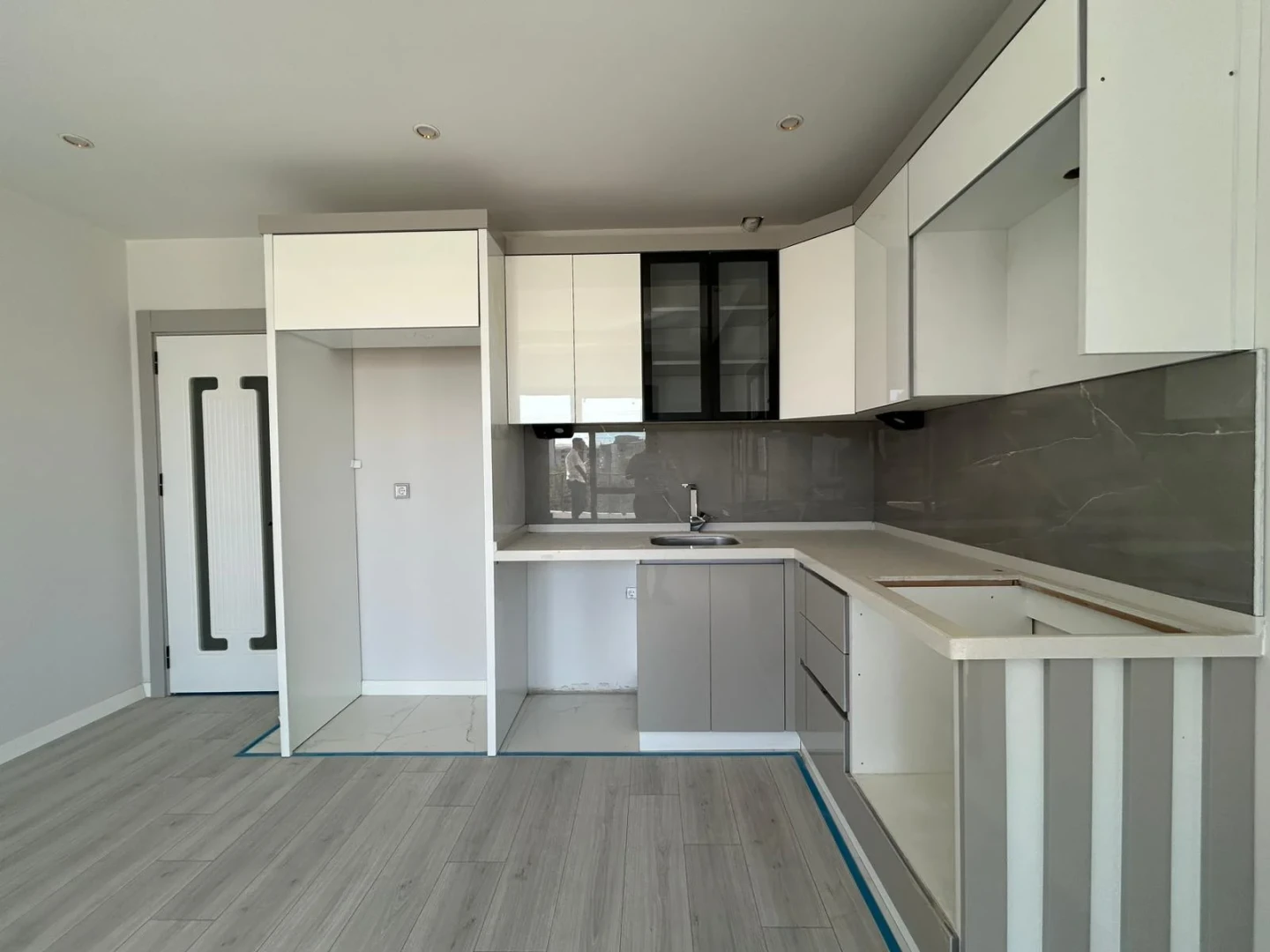 YÜKSEL'DEN KADIKÖY'DE FULL KREDİLİ TAKASA AÇIK ARAKAT 2+1 DAİRE