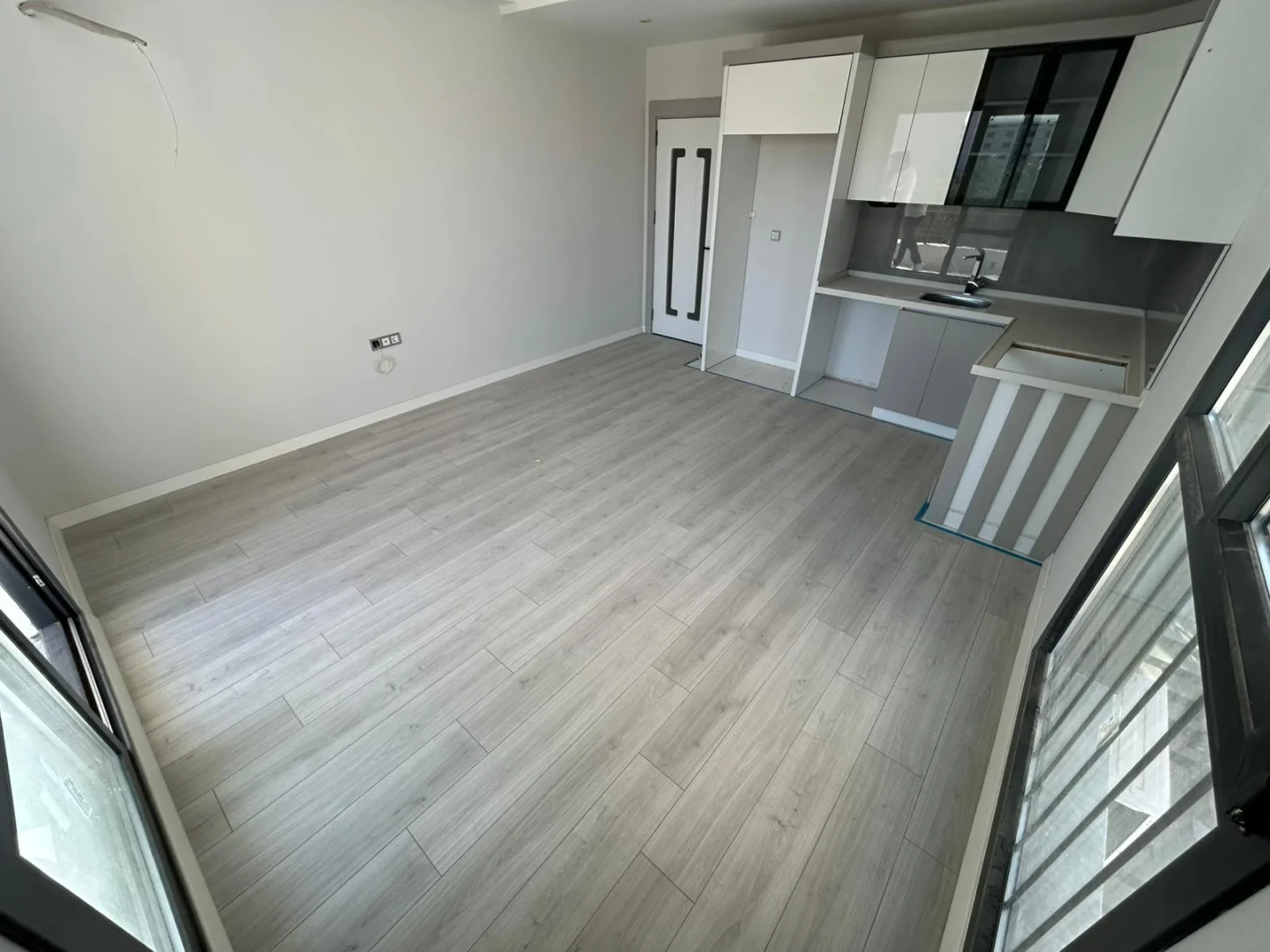 YÜKSEL'DEN KADIKÖY'DE FULL KREDİLİ TAKASA AÇIK ARAKAT 2+1 DAİRE